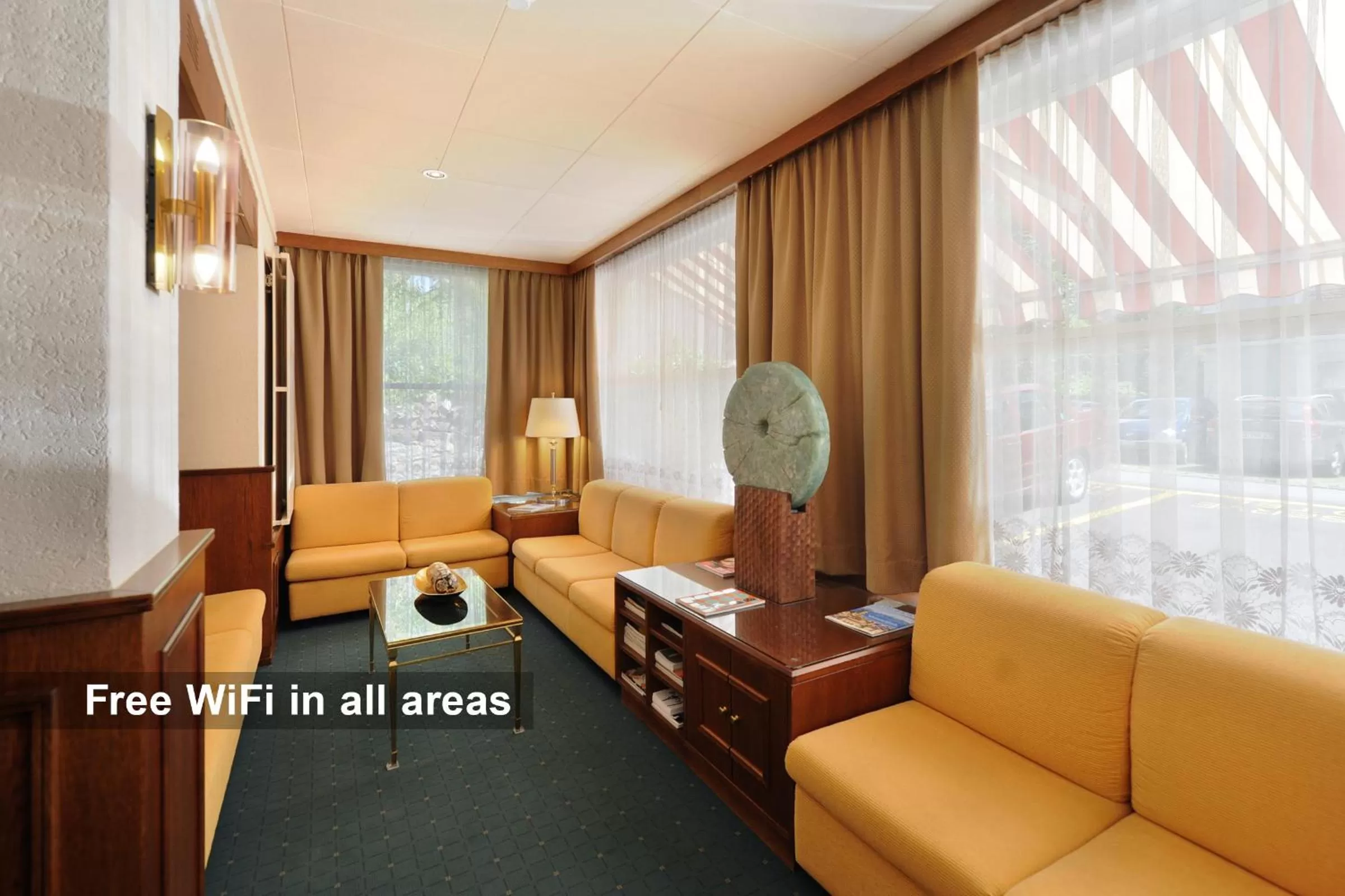 Lobby or reception in Elite