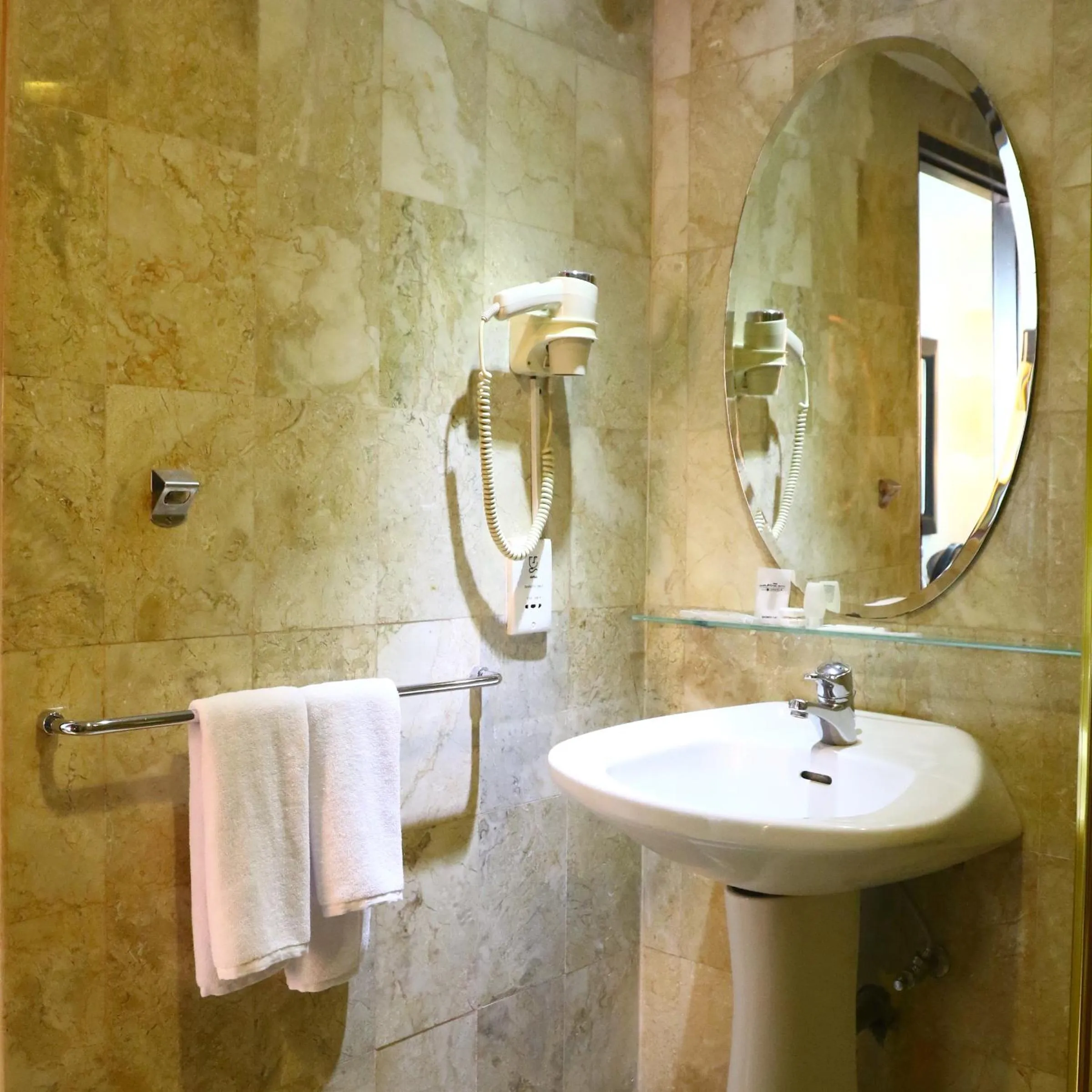 Bathroom in Jakarta Airport Hotel