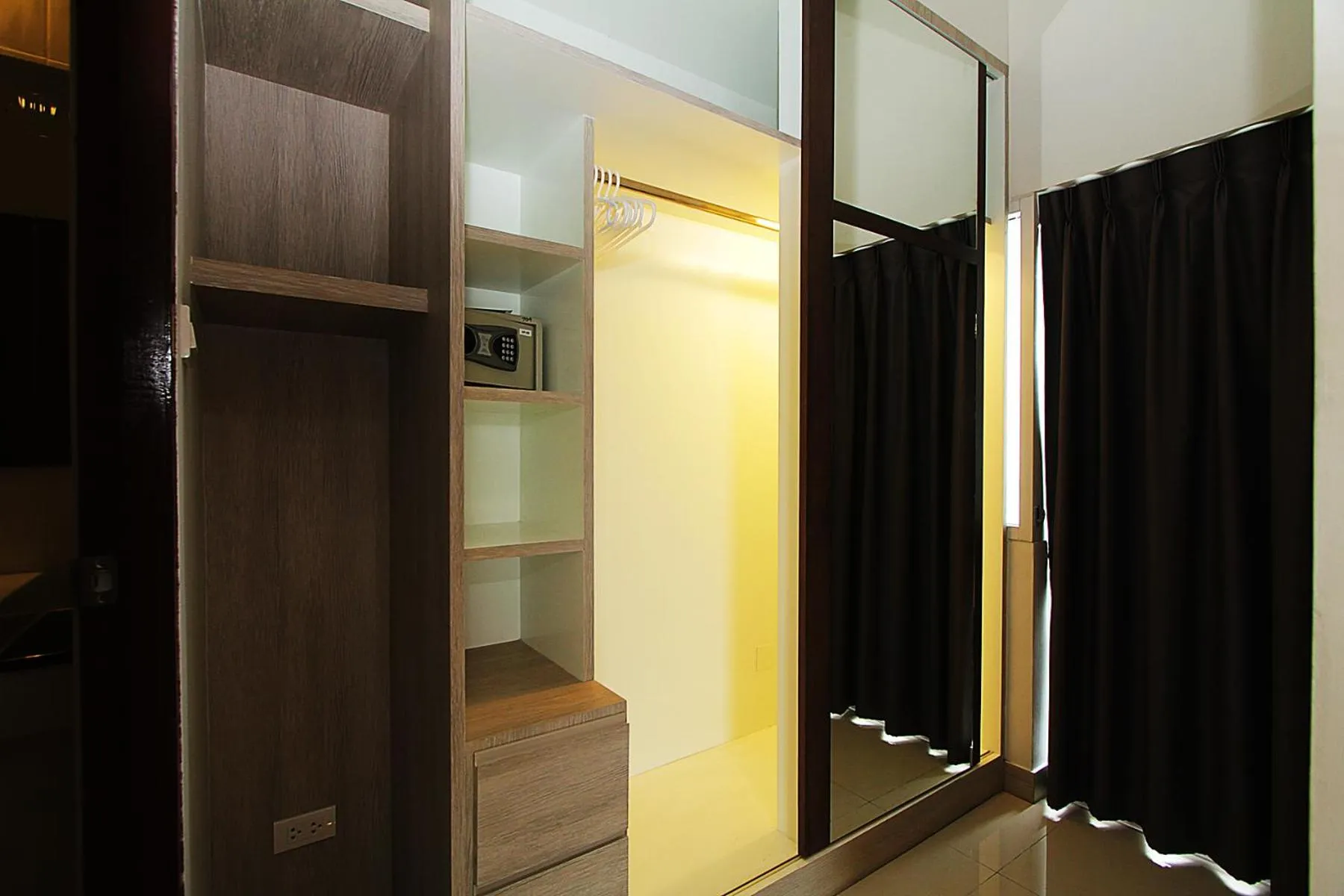 The Contrast i Hotel