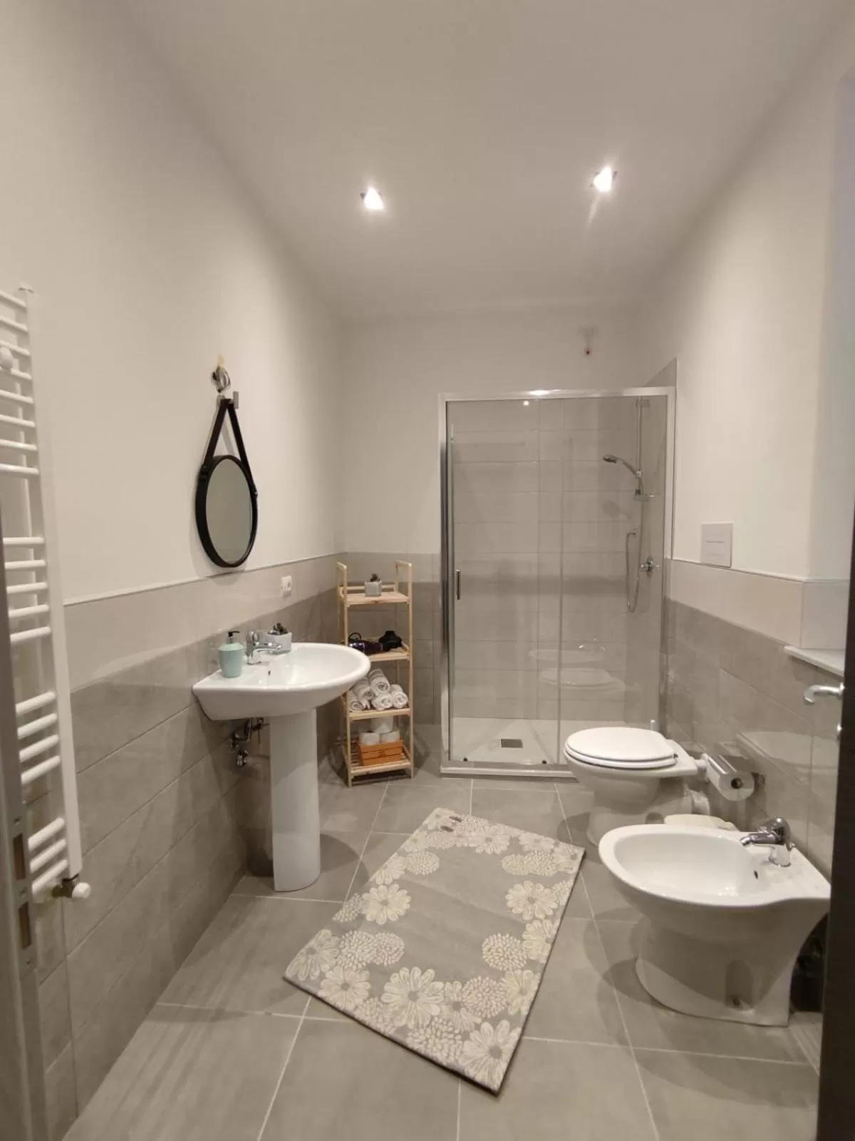 Shower, Bathroom in Room Sixty One