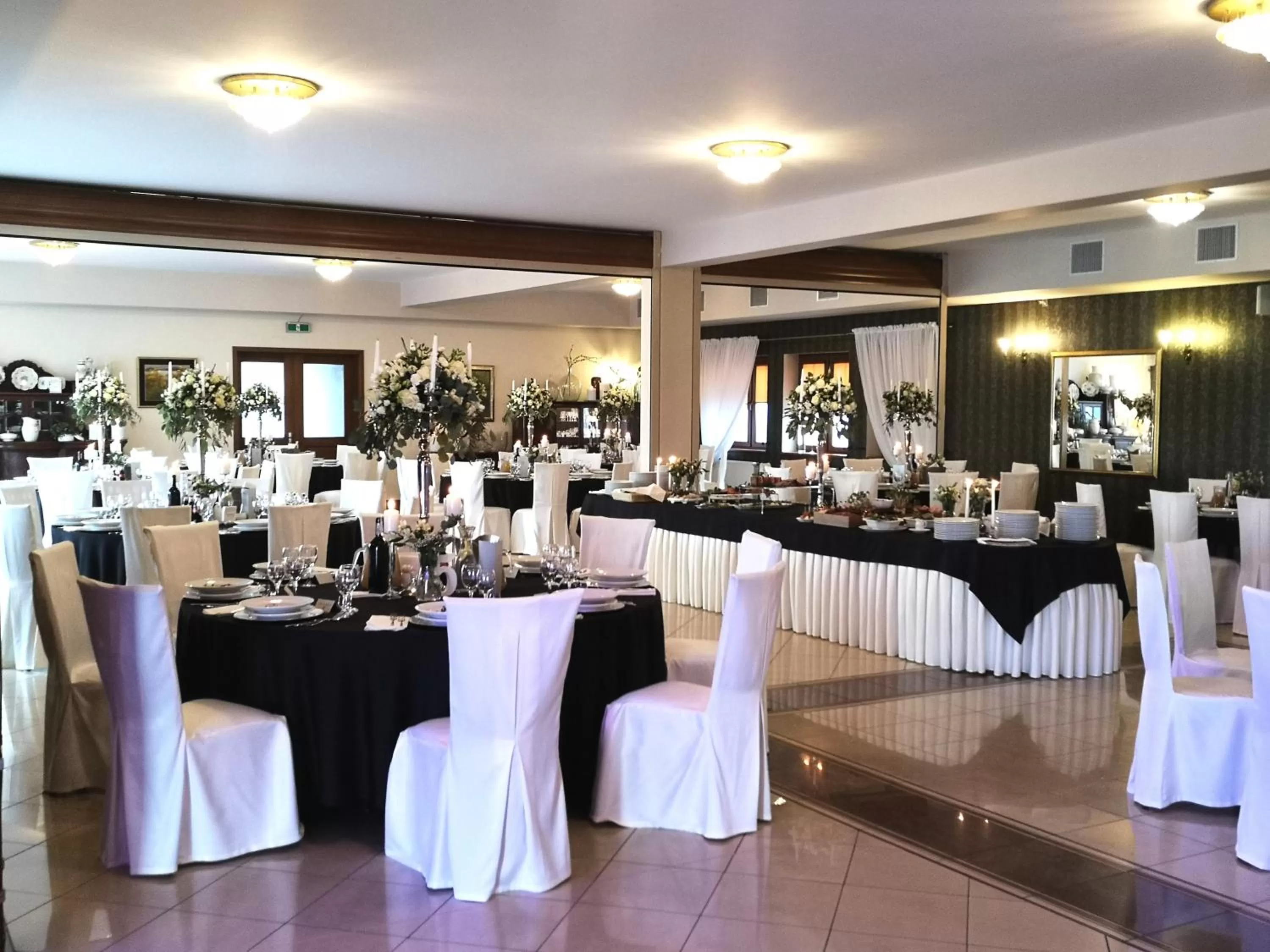 Banquet/Function facilities, Restaurant/Places to Eat in Zielona Weranda