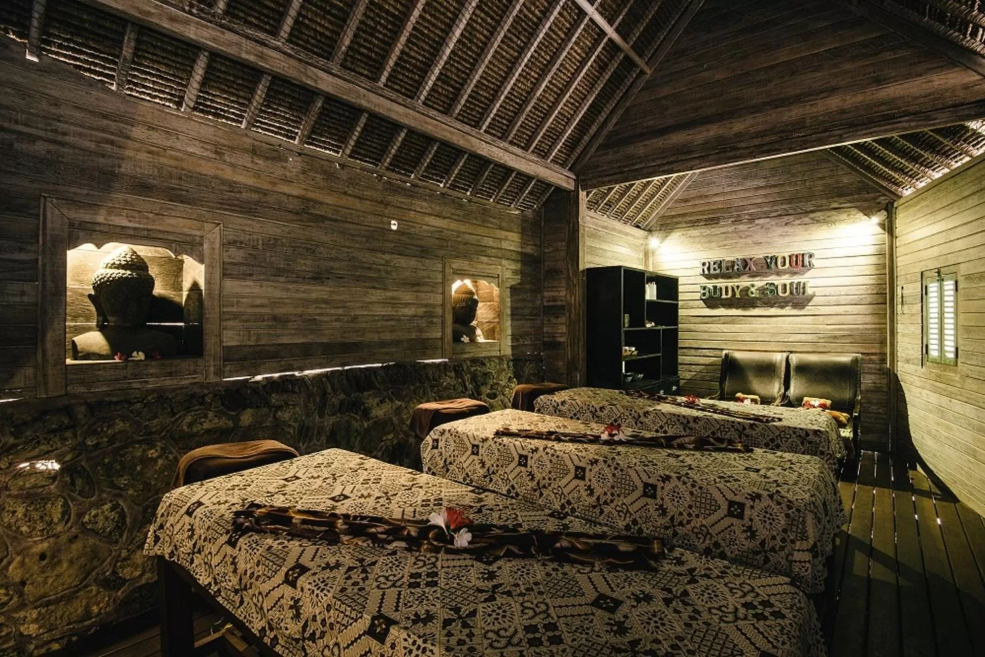 Massage in Dream Beach Huts