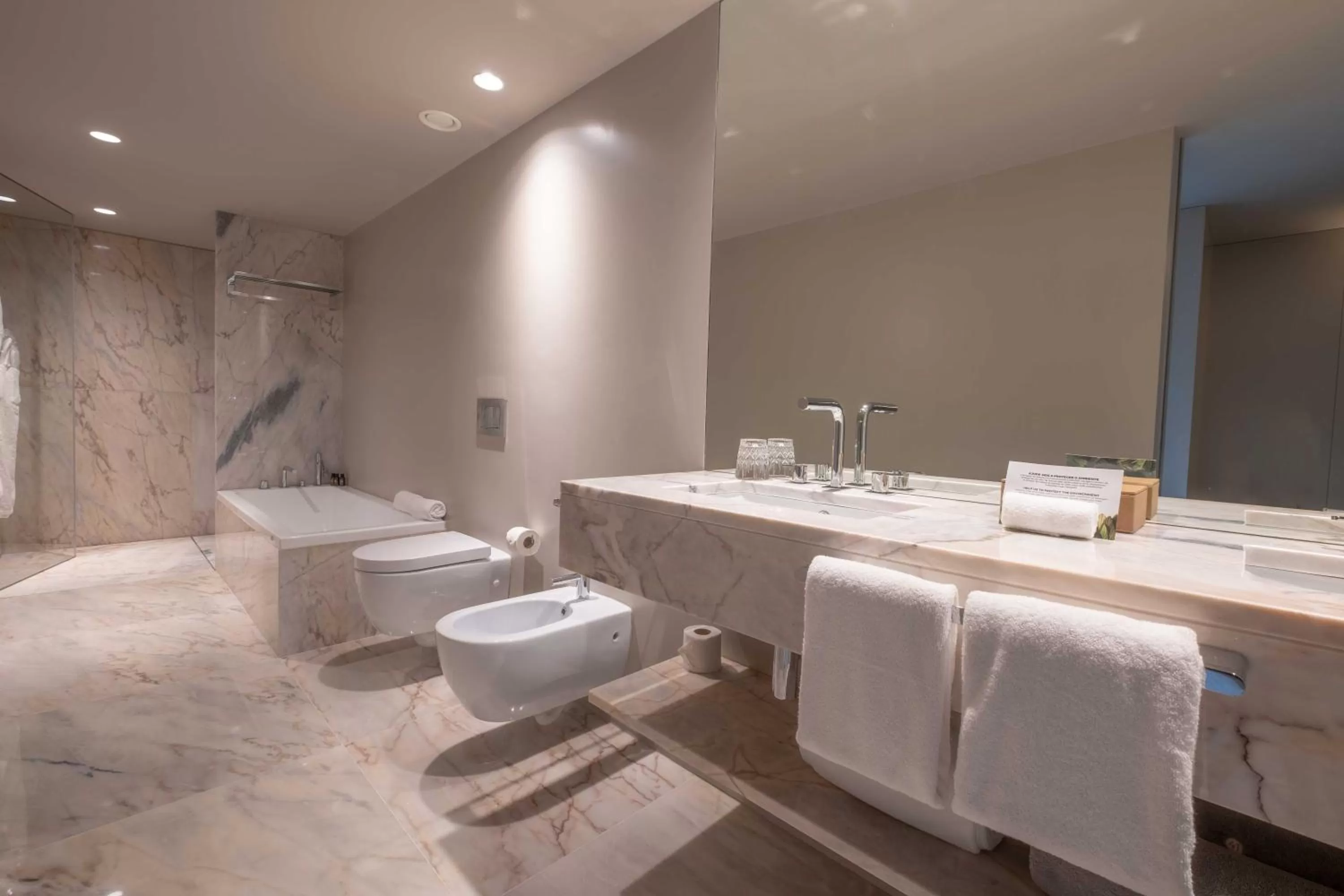 Toilet in Octant Douro