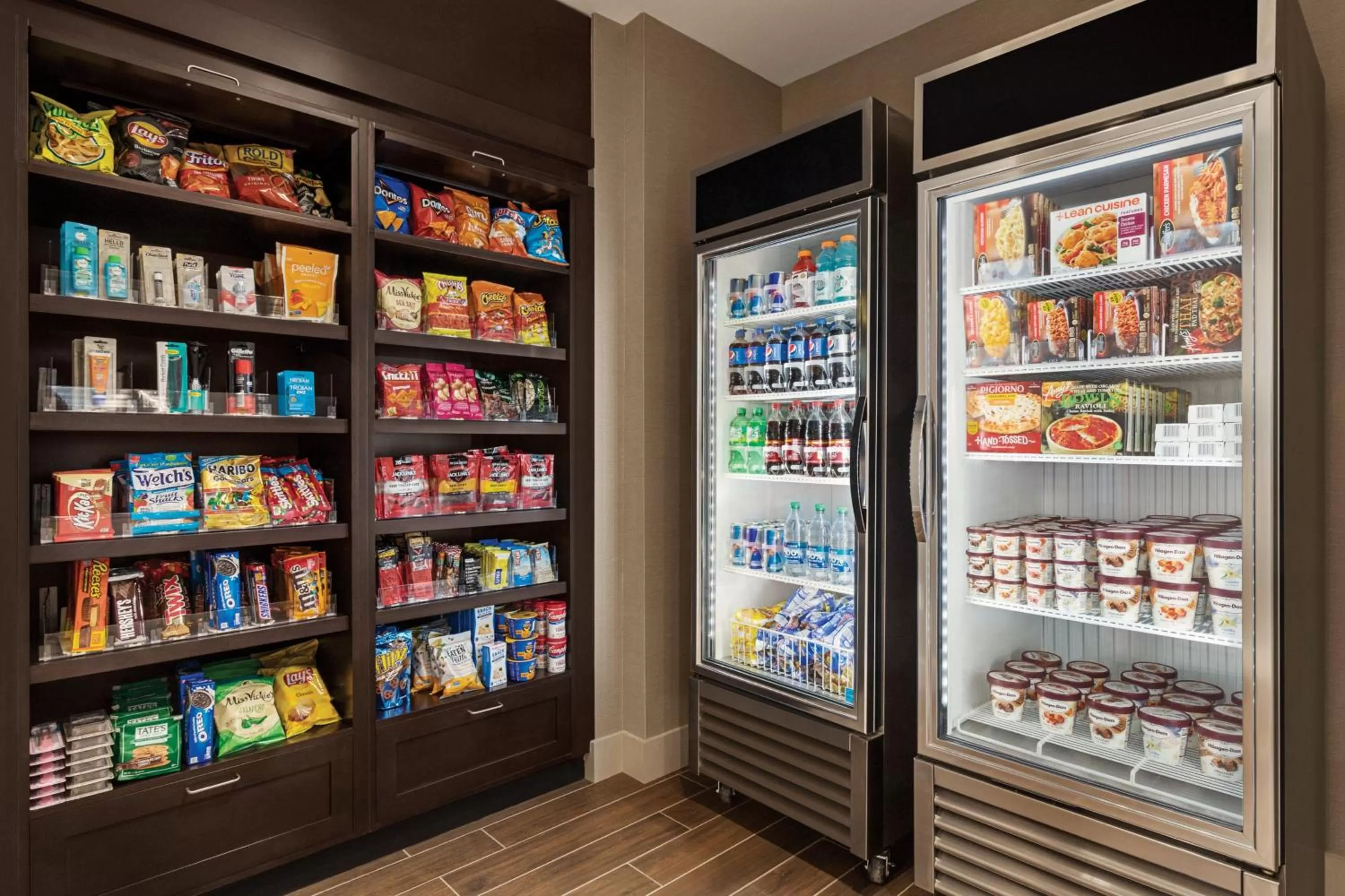 Restaurant/places to eat in Residence Inn by Marriott New York JFK Airport