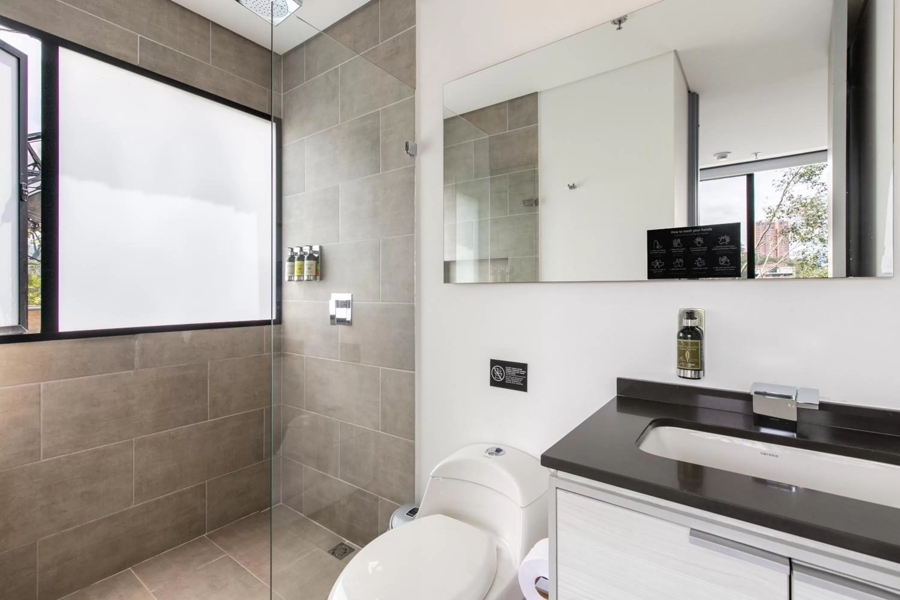 Shower, Bathroom in Loma Verde Aparthotel