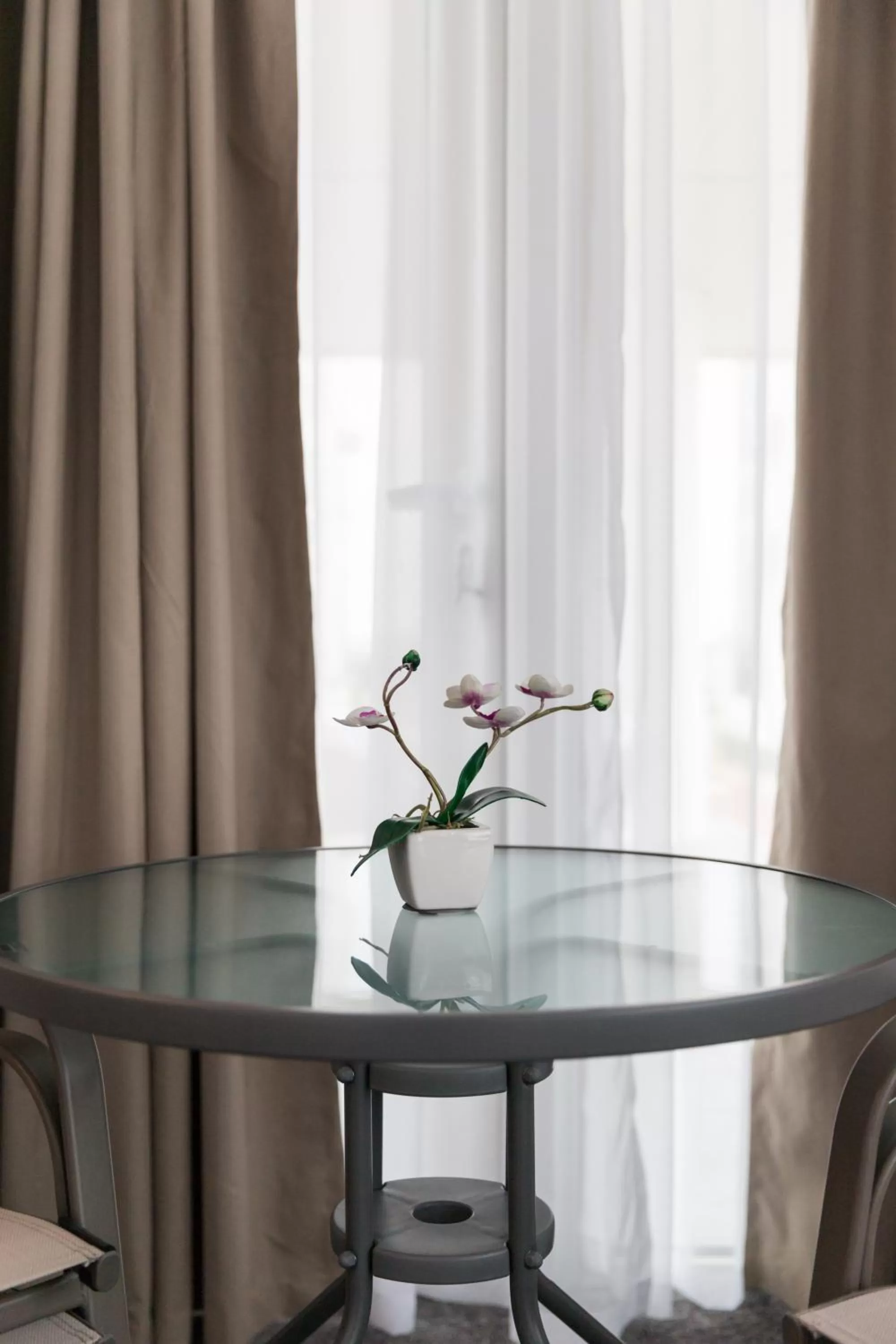 Living room, Dining Area in Avenue Palm Eforie - Avenue Hotels