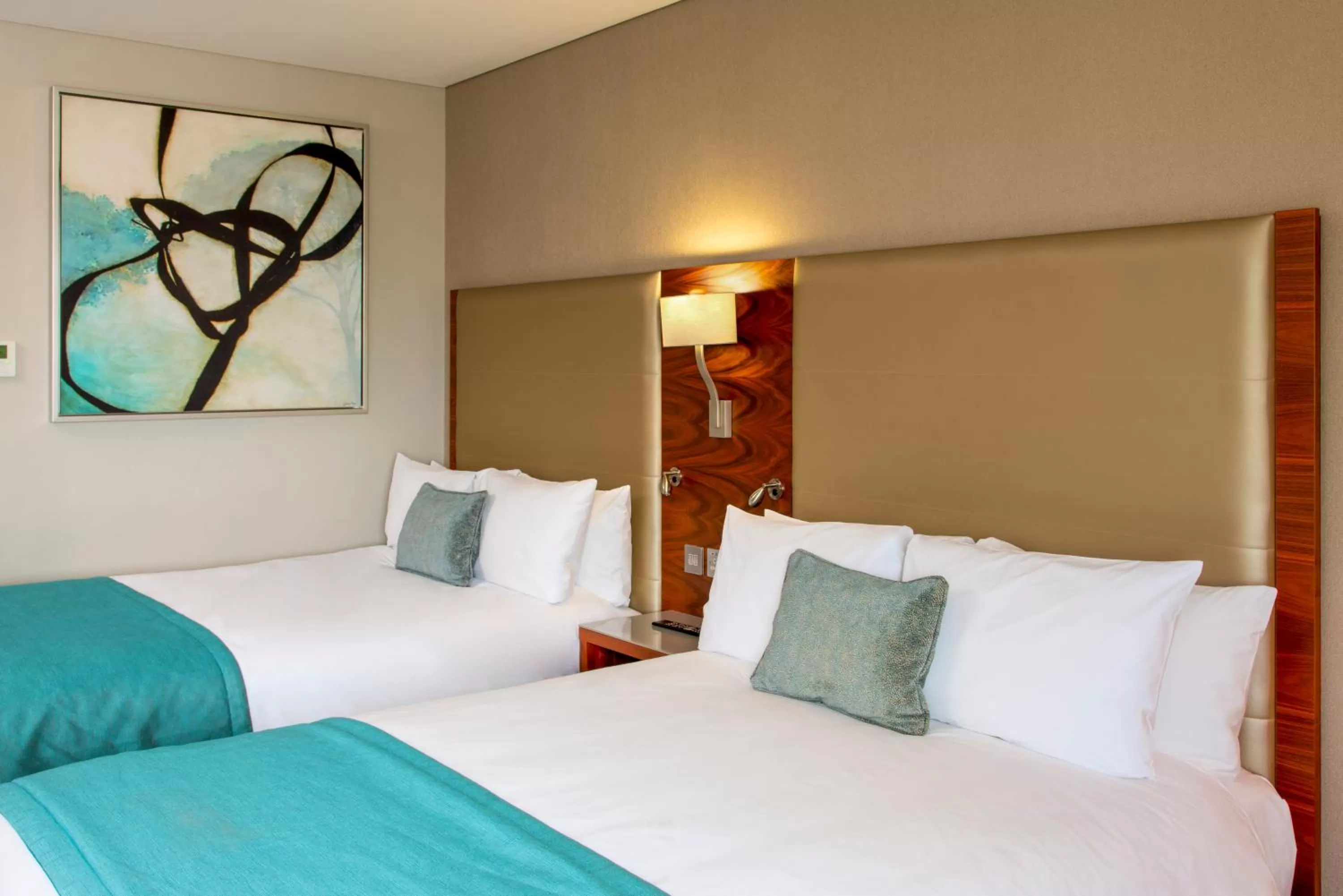 Bedroom, Bed in Crowne Plaza London - Docklands by IHG