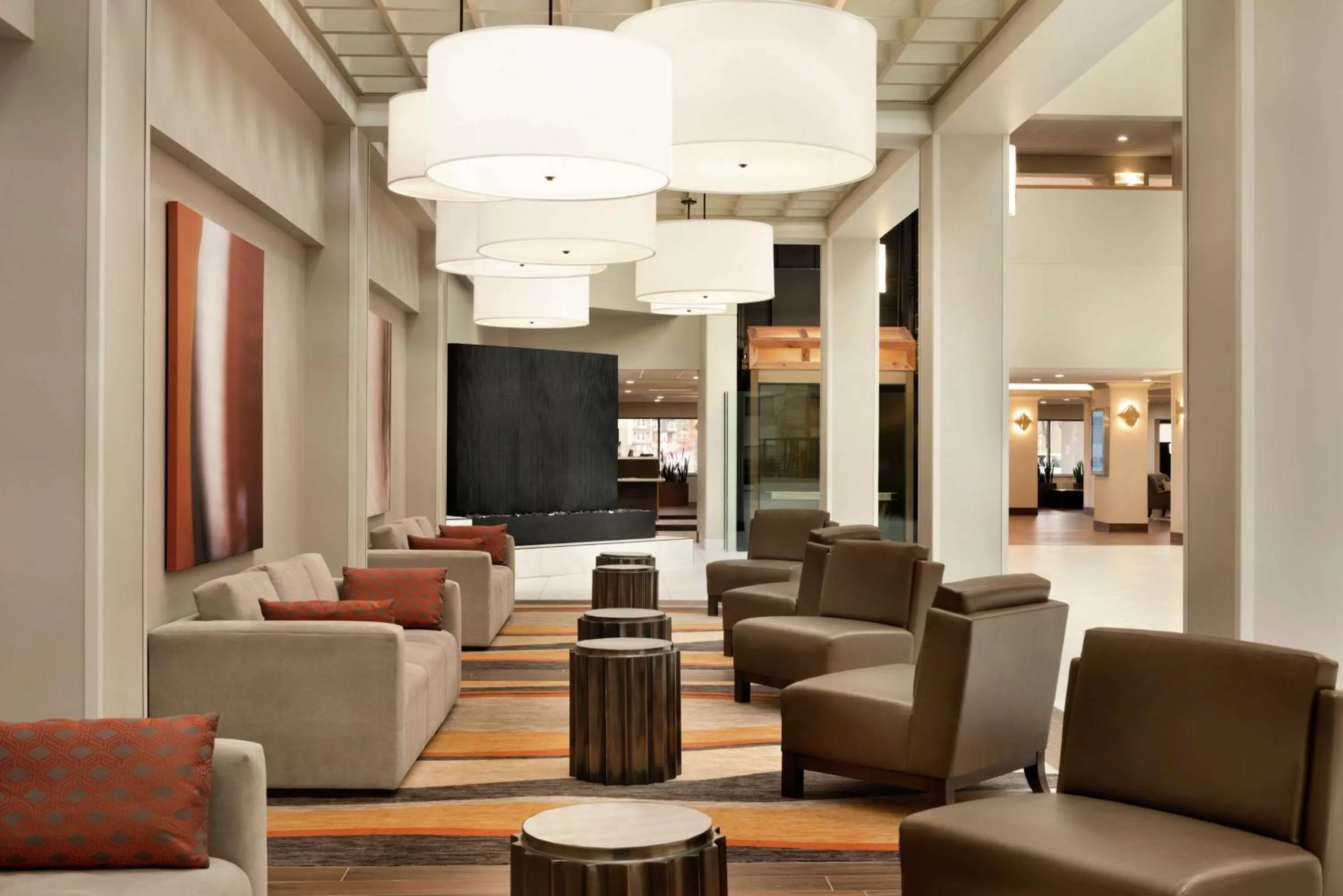 Lobby or reception in Embassy Suites by Hilton Milwaukee Brookfield