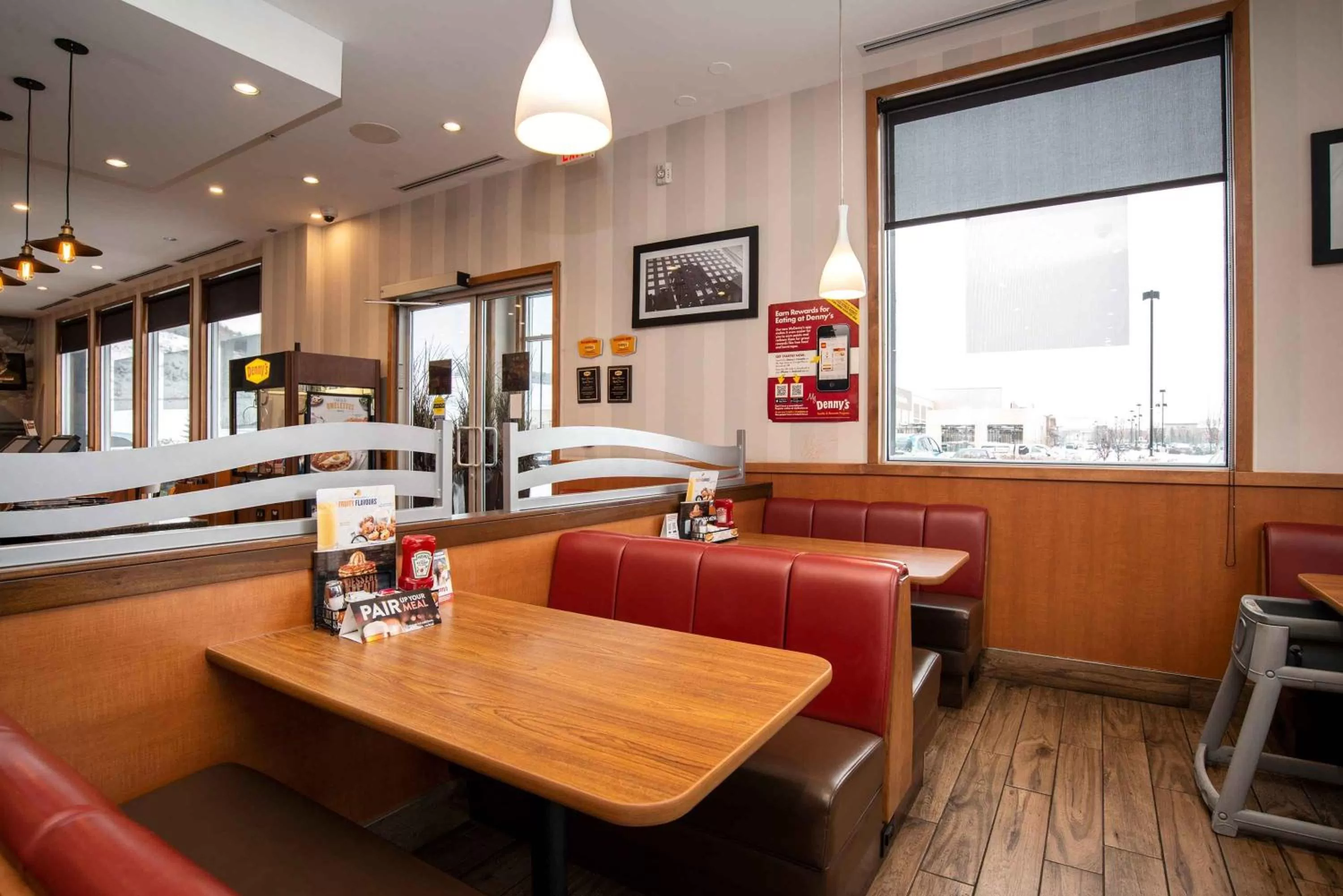 Restaurant/places to eat in Sandman Hotel & Suites Calgary South