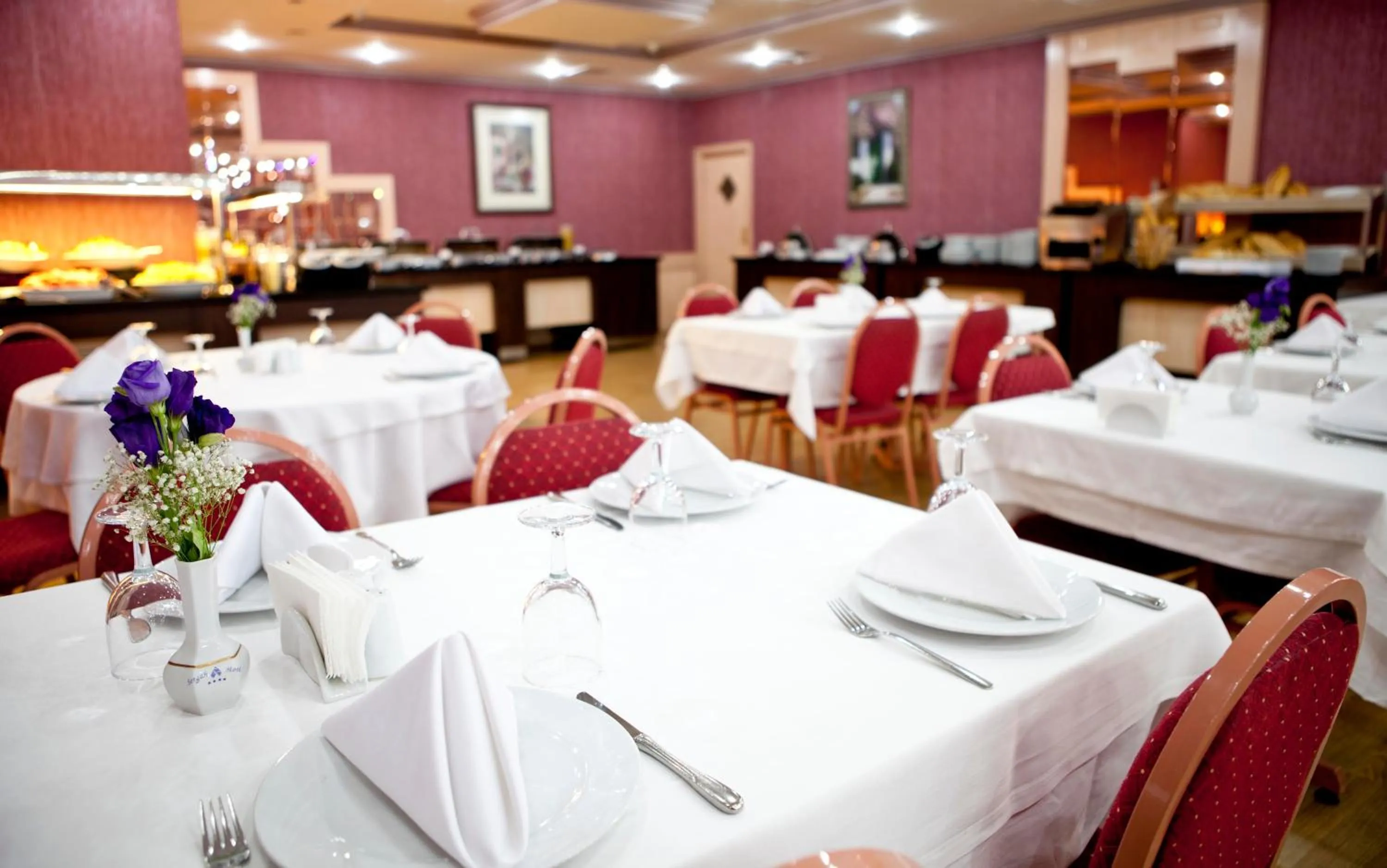 Restaurant/places to eat in Sergah Hotel