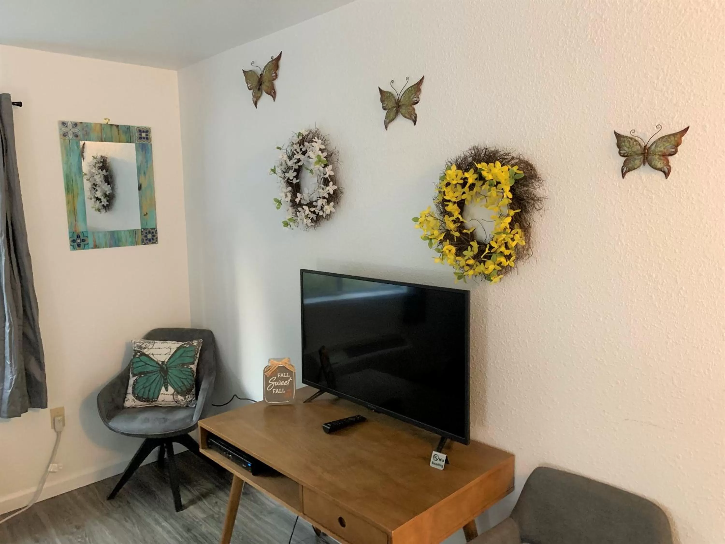 TV and multimedia in Brownsville Motel