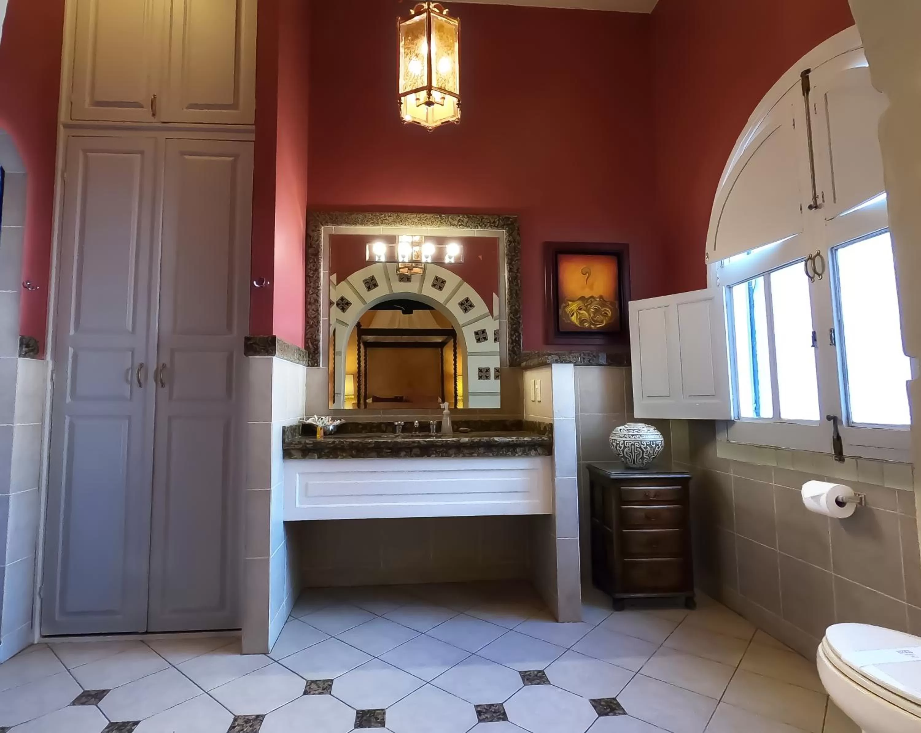 Bathroom in La Perla Hotel Boutique B&B