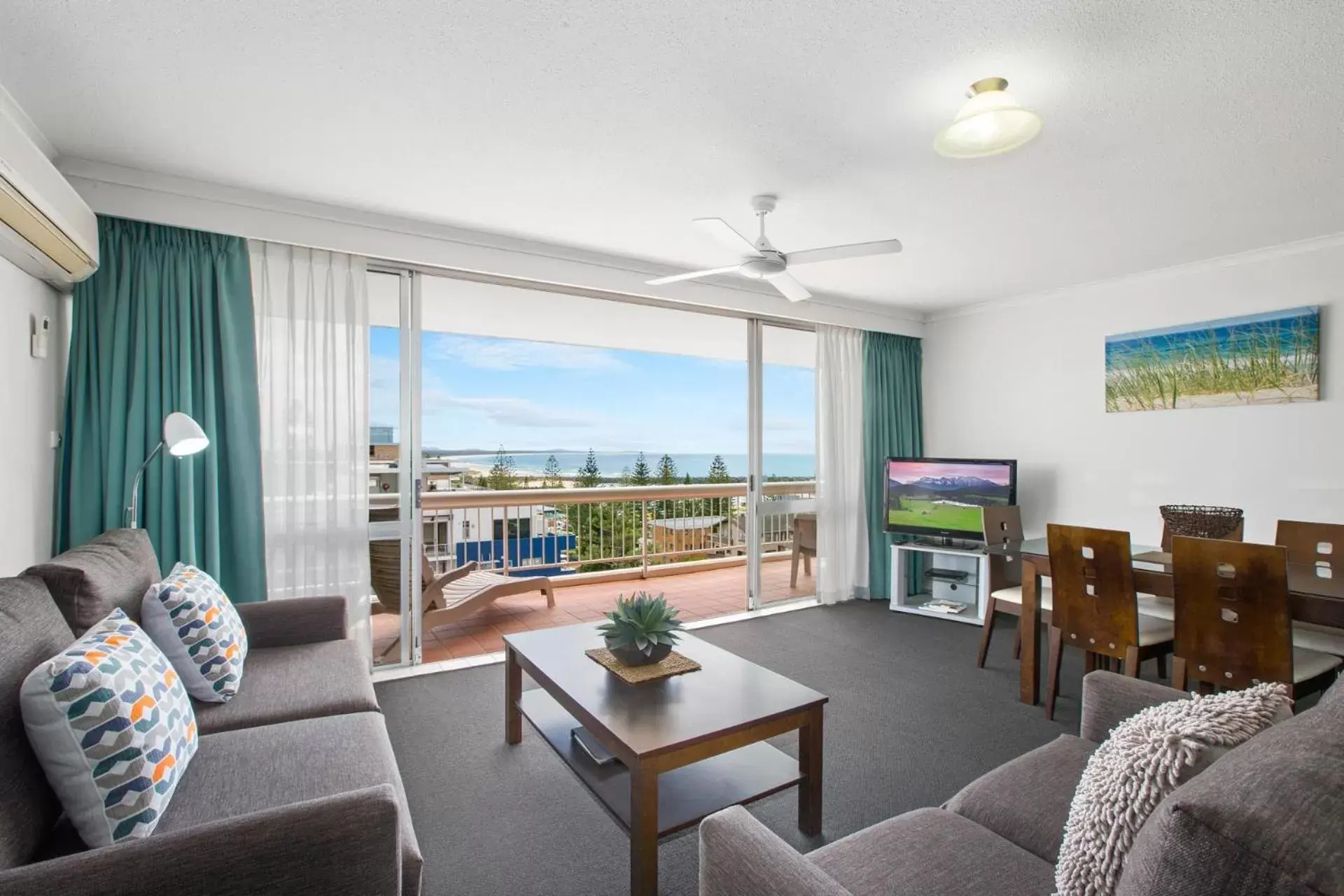 One-Bedroom Apartment with Water View in Port Pacific Resort One-Bedroom Apartment with Water View in Port Pacific Resort