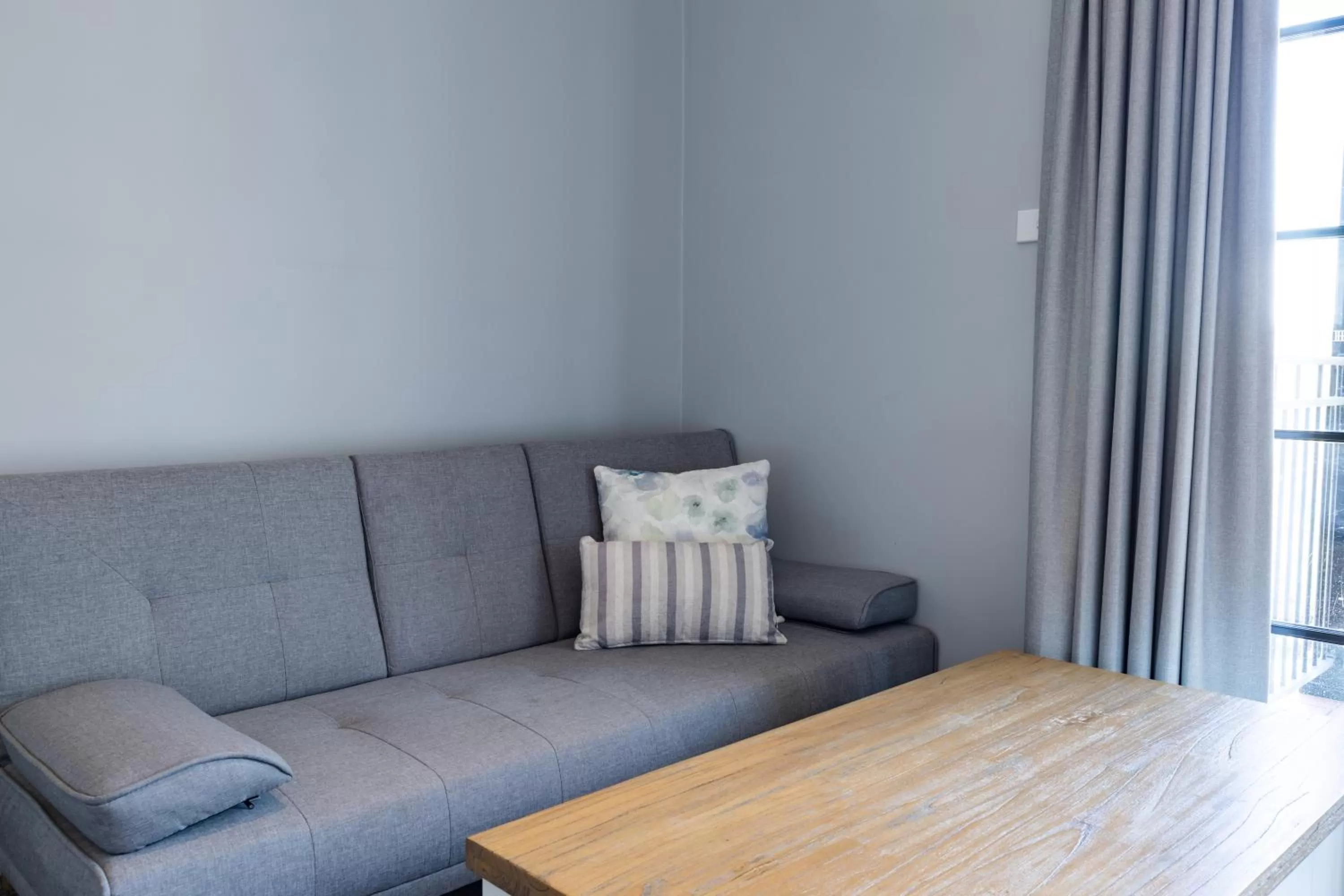 Seating area in Camden Valley Inn