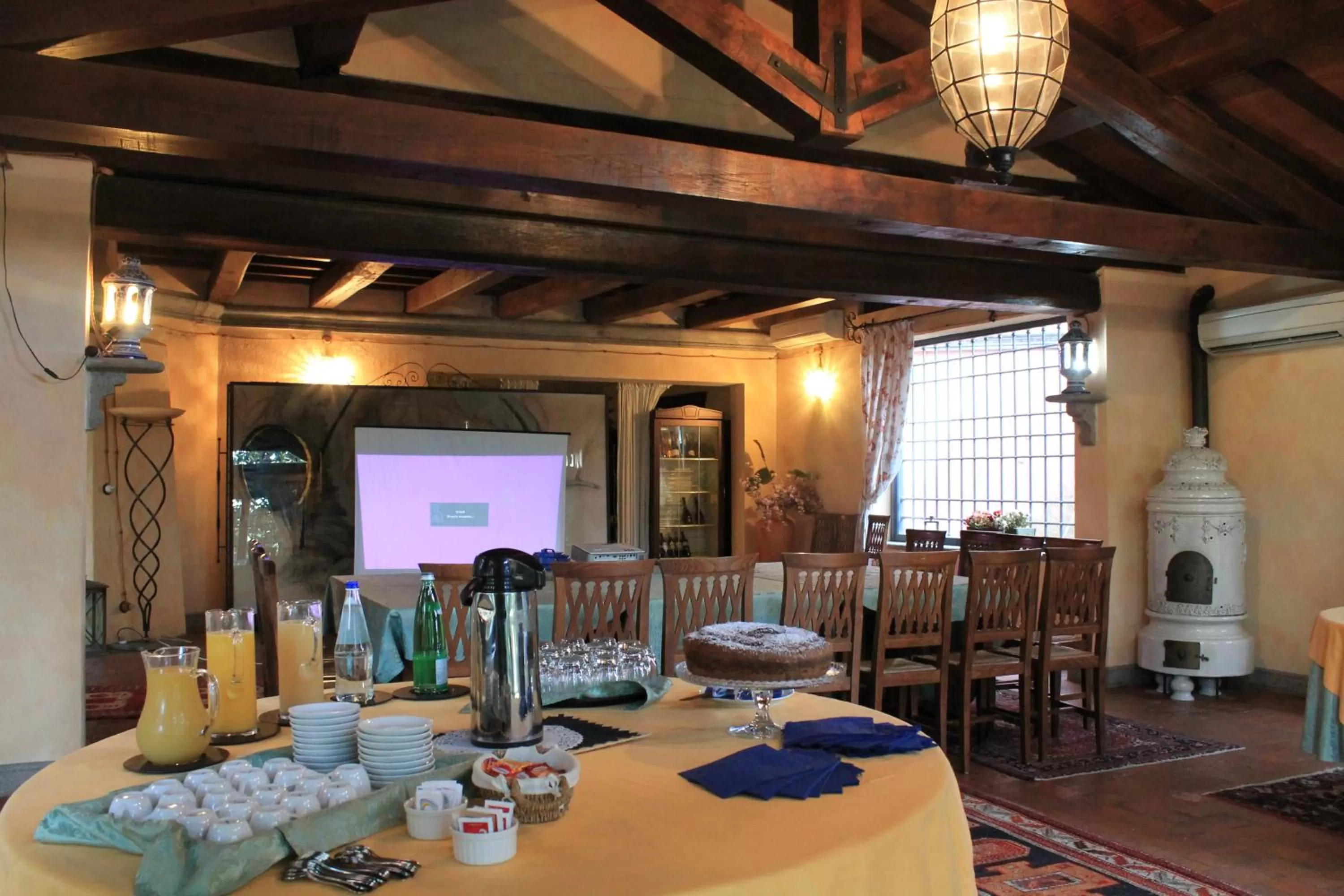 Restaurant/Places to Eat in Antica Pietrara B&B