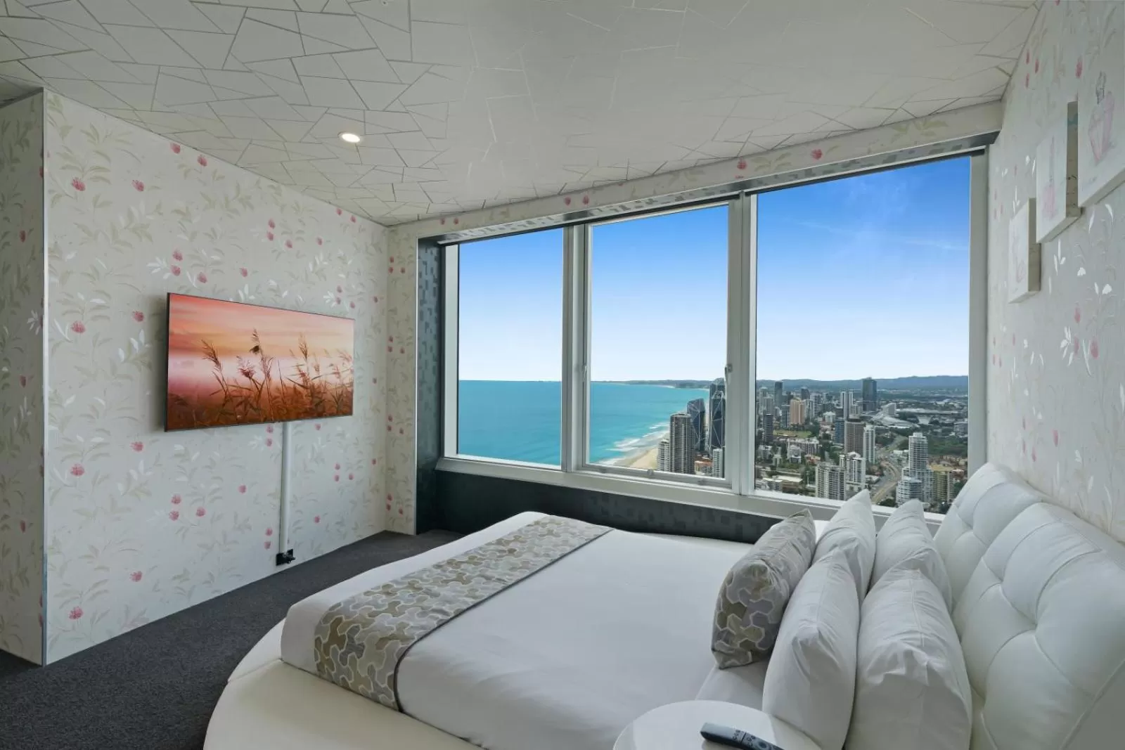 Bedroom, Bed in Q1 Resort & Spa - Official