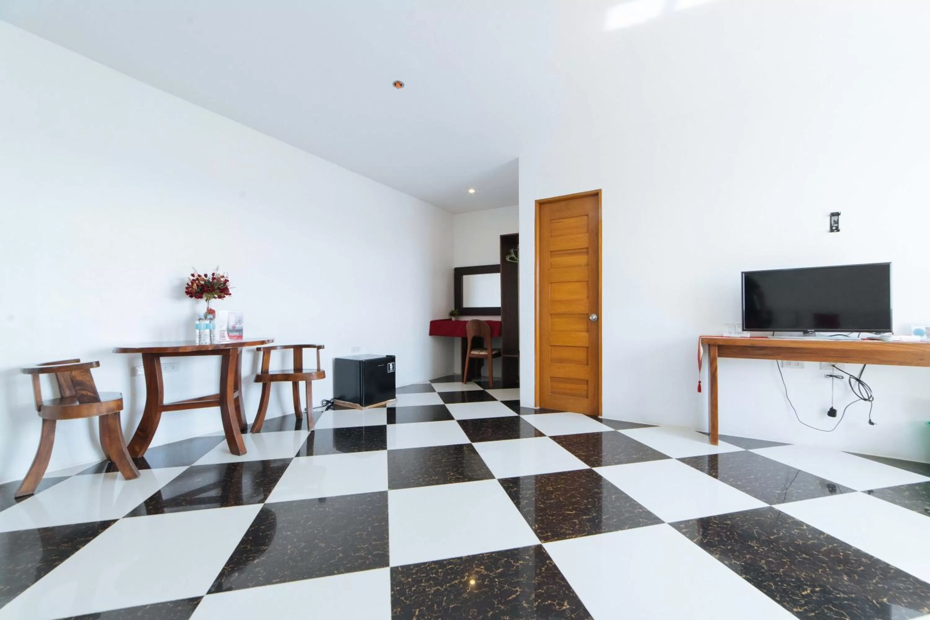 Photo of the whole room in RedDoorz Plus @ San Roque Roxas City