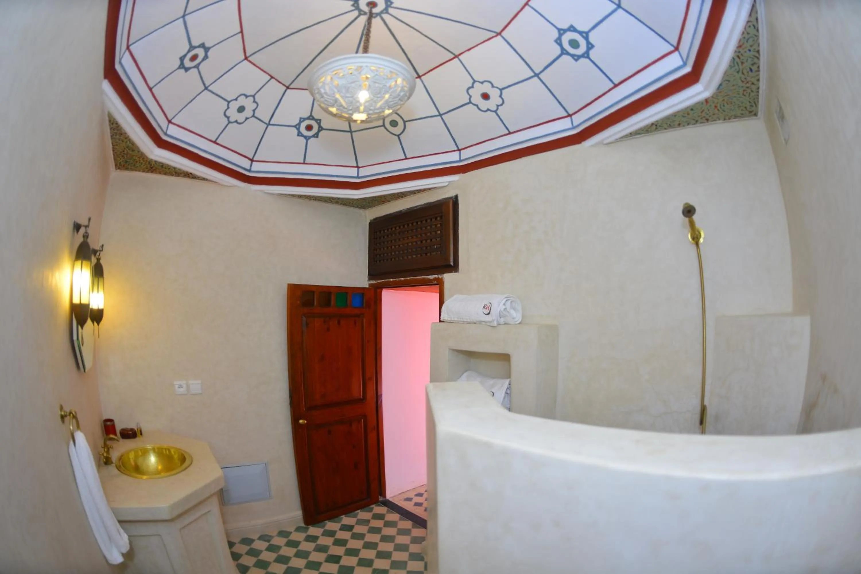 Bathroom in Riad Hidden