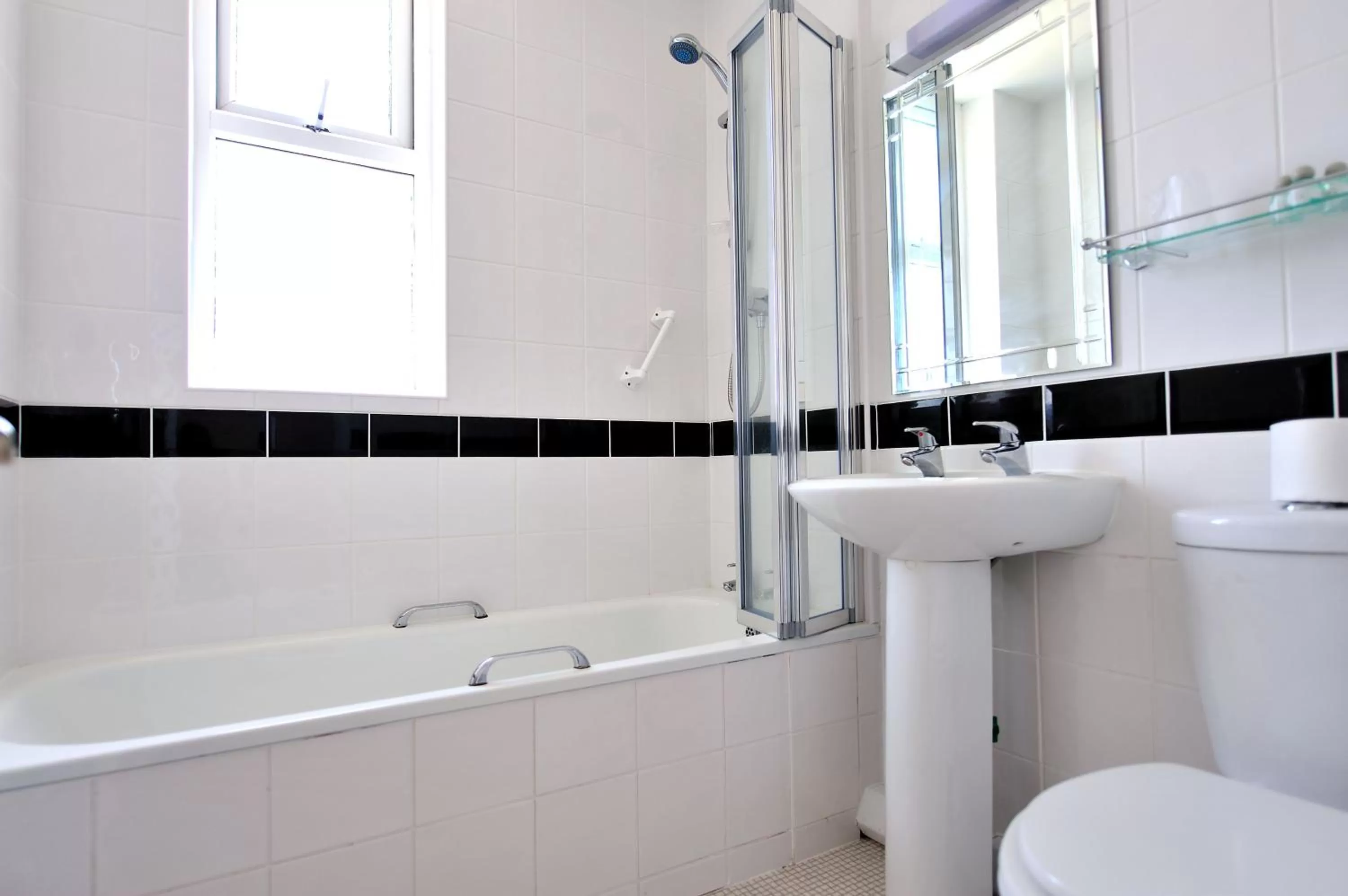 Bathroom in Pentire Newquay Cornwall Hotel