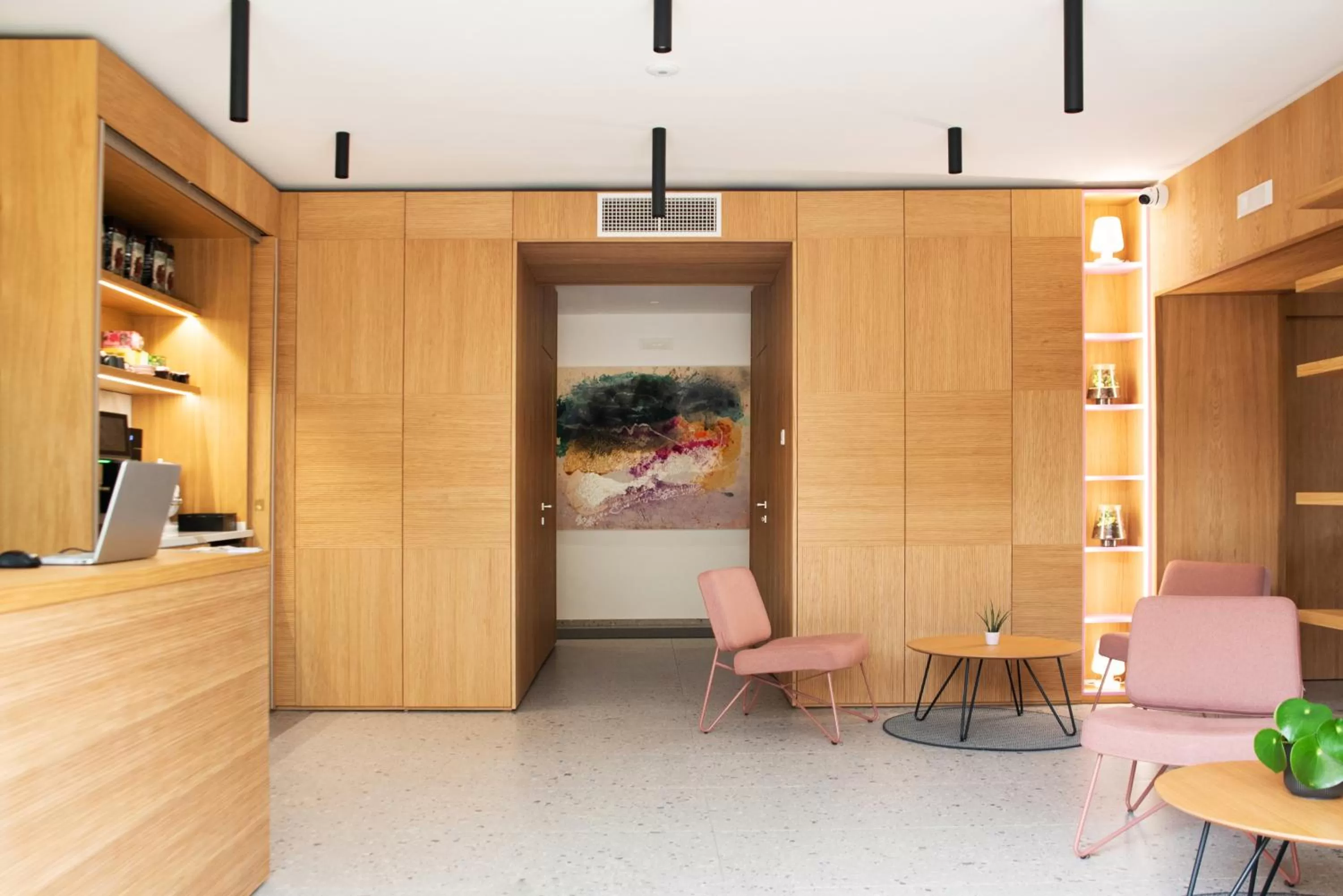 Lobby or reception in Lisetta Gardens Boutique & Suites