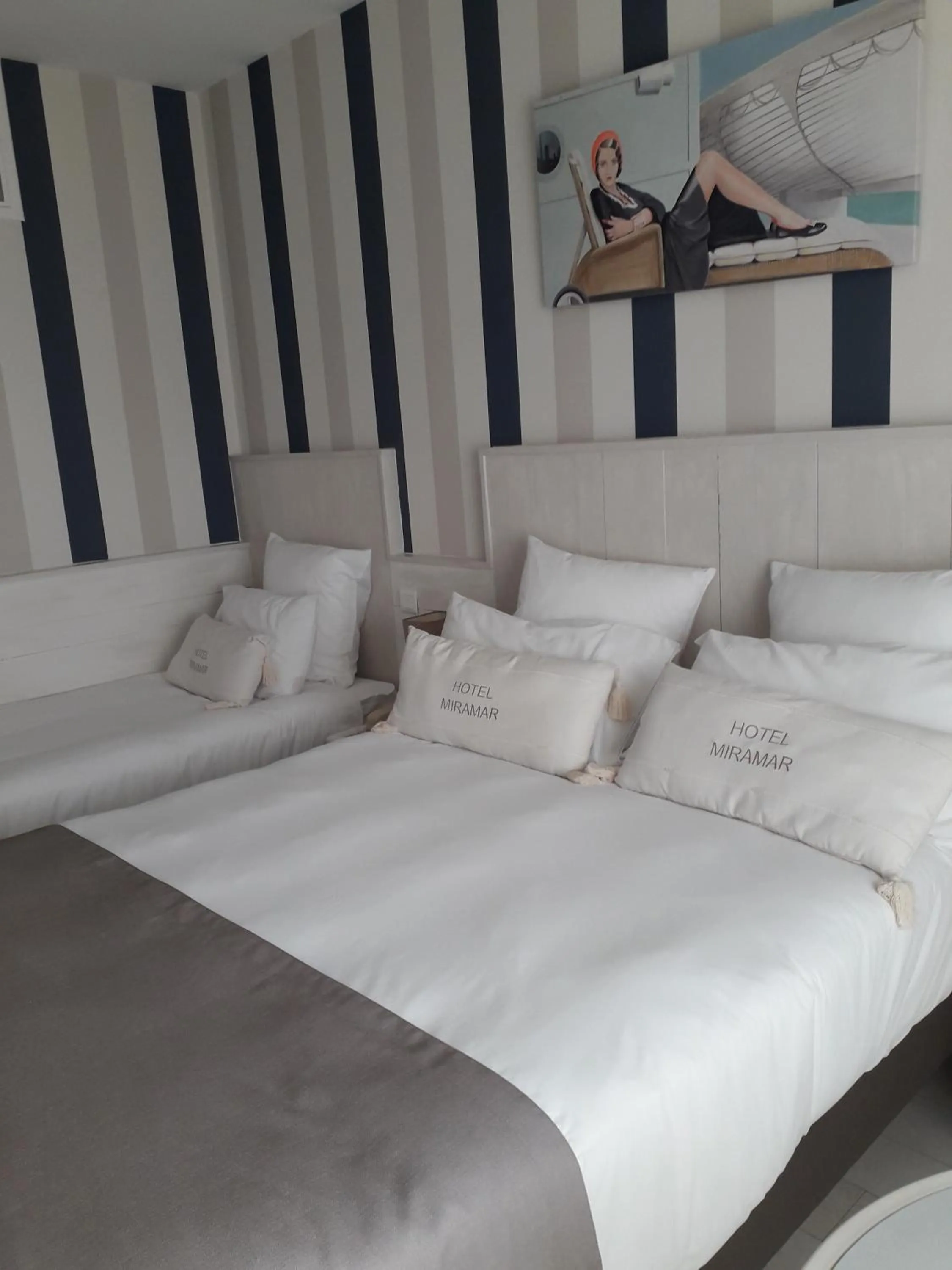 Triple Room with Sea View in Hôtel The Originals Miramar, Royan Pontaillac