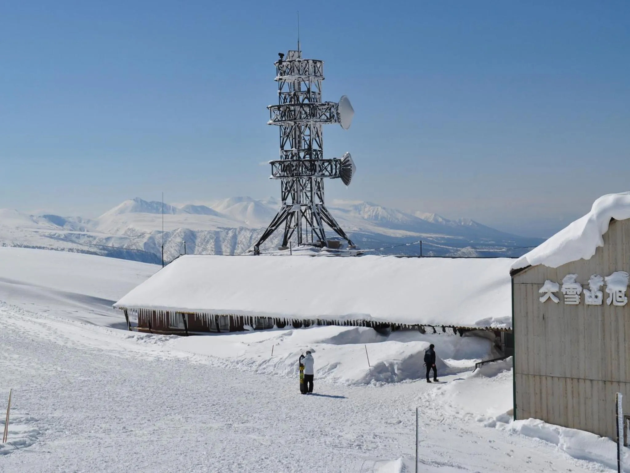 Skiing in Higashikawa Asahidake Onsen Hotel Bear Monte