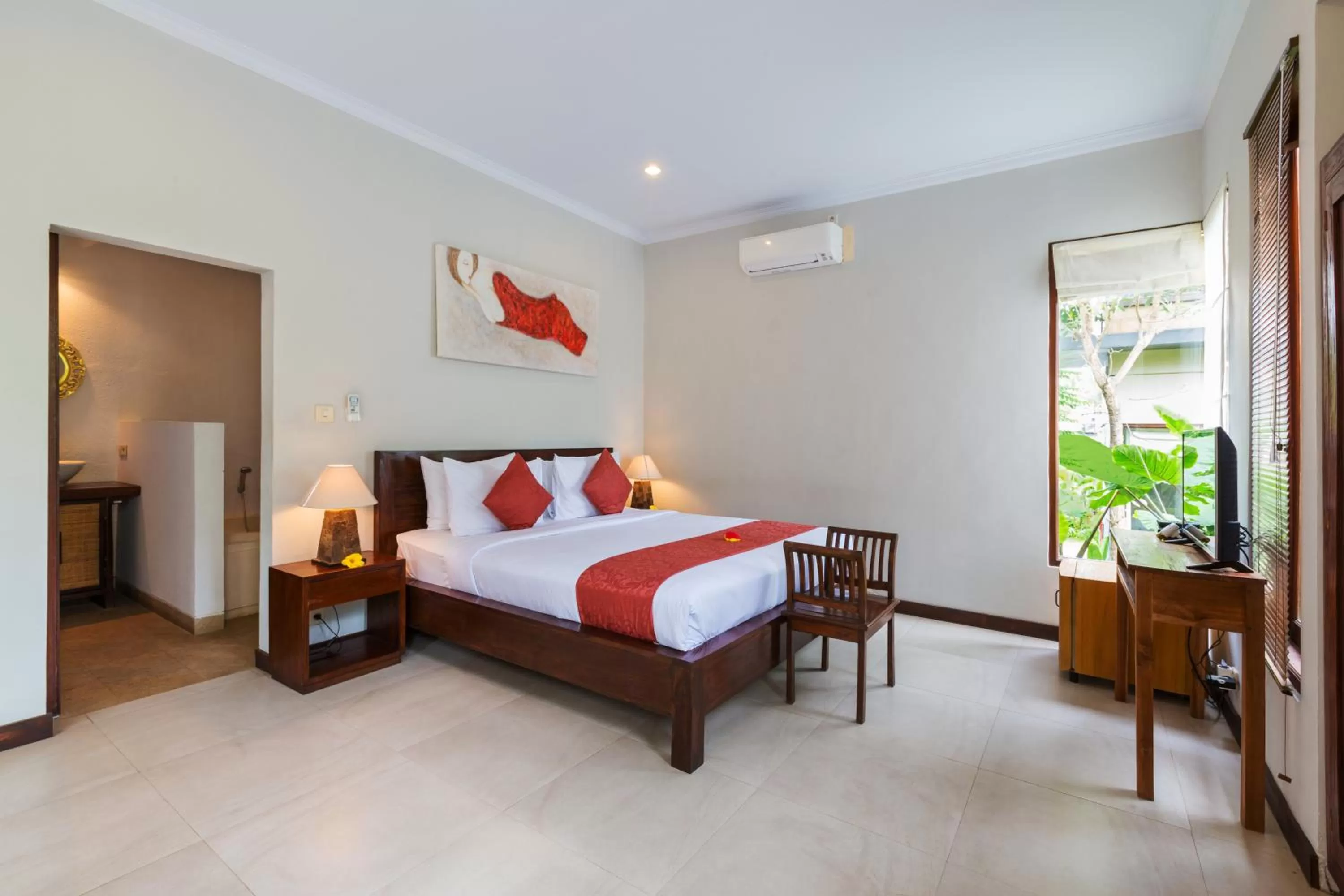 Photo of the whole room, Bed in Abipraya Ubud