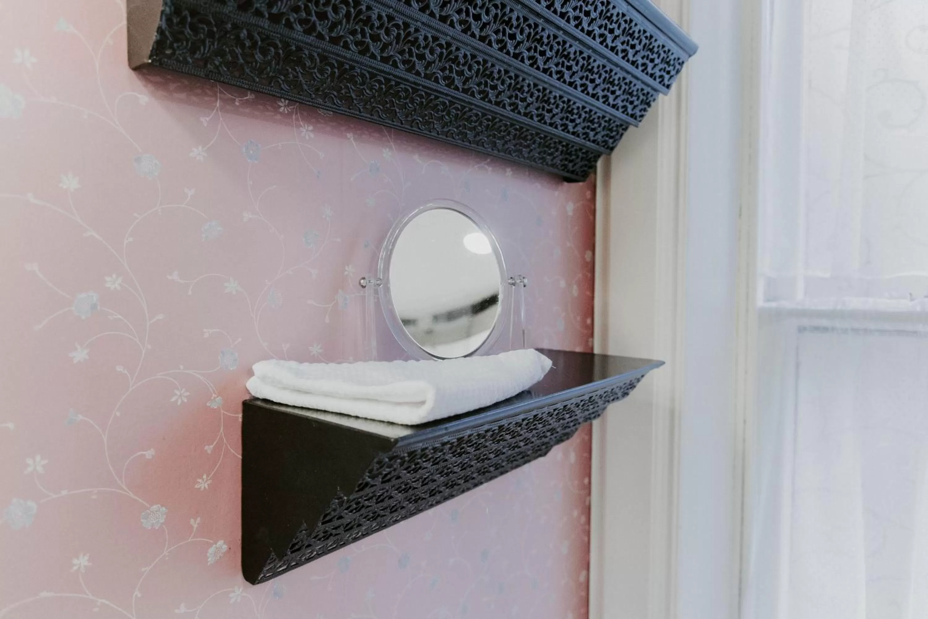 Bathroom in Georges on York B&B