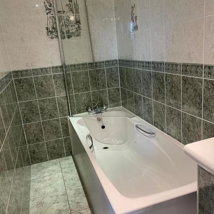 Bathroom in The Cottage Inn