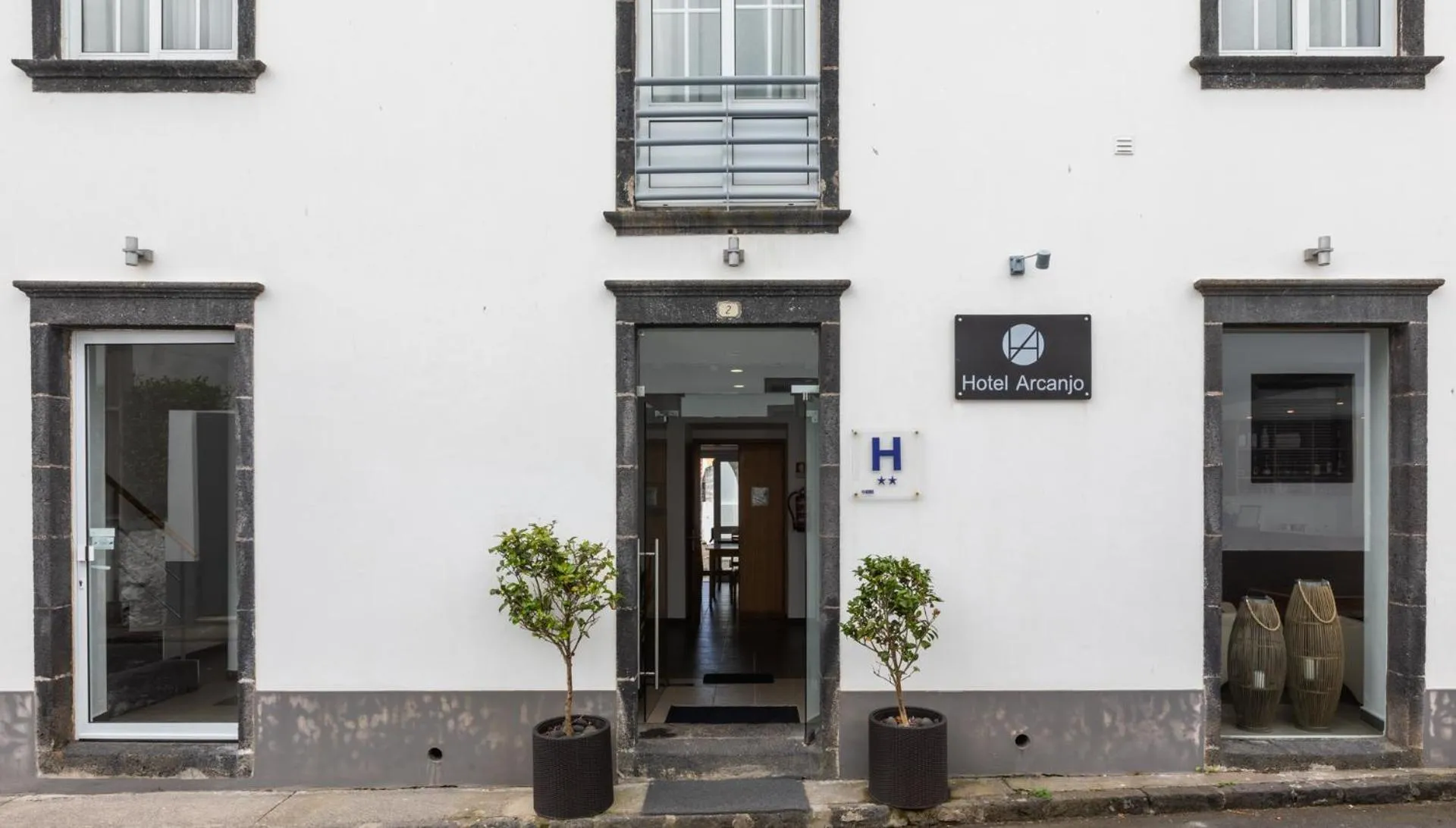Facade/entrance in Hotel Arcanjo