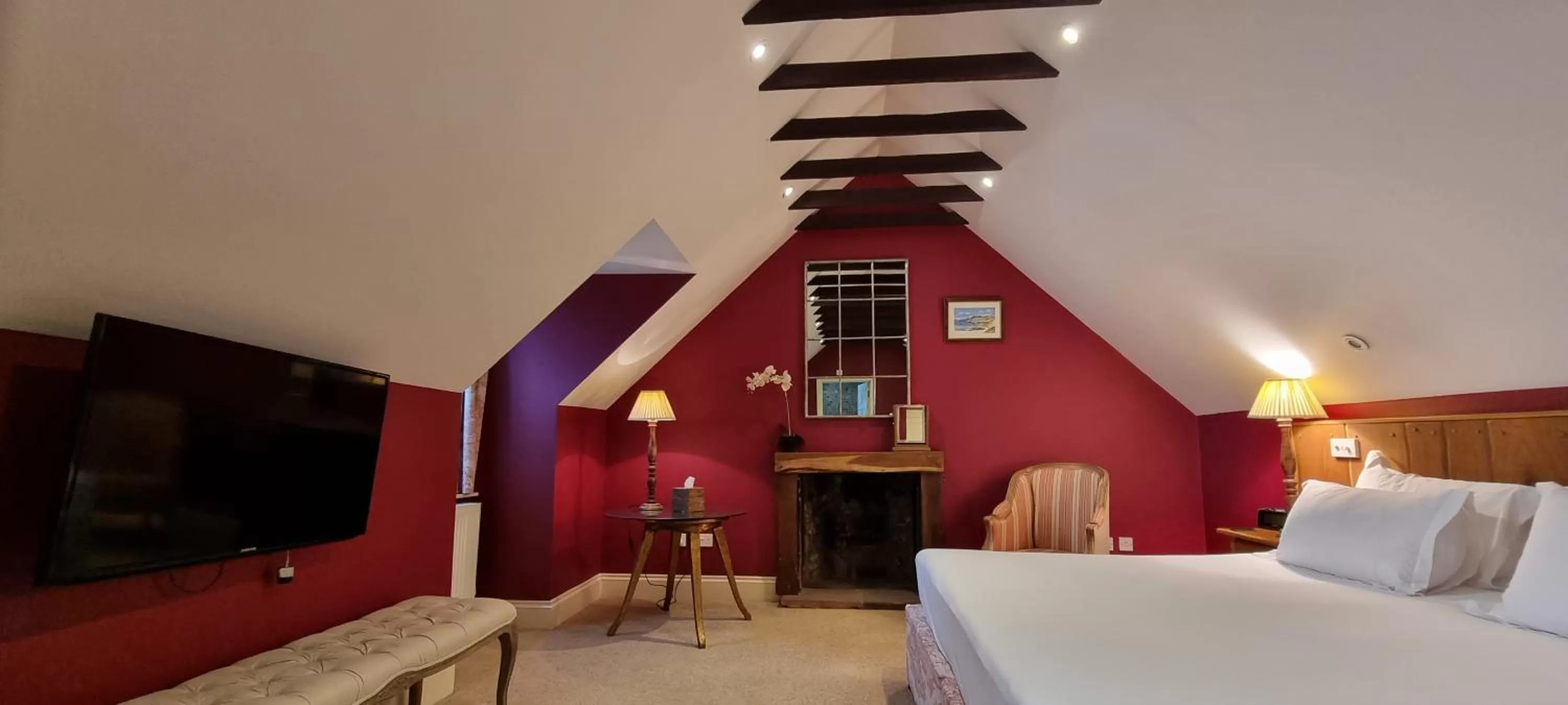 Bedroom, Bed in Buccleuch and Queensberry Arms Hotel