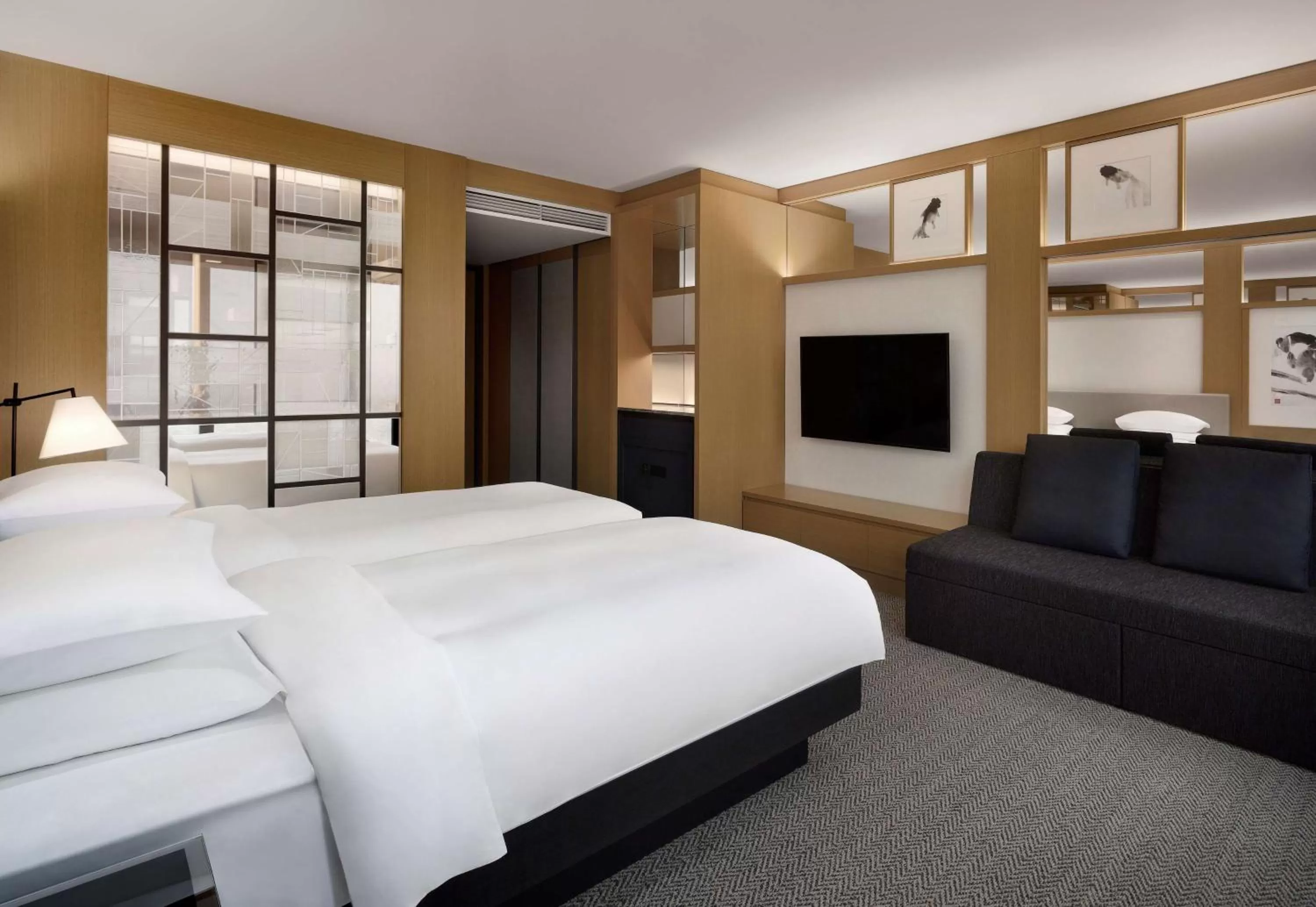 Photo of the whole room, Bed in Grand Hyatt Seoul