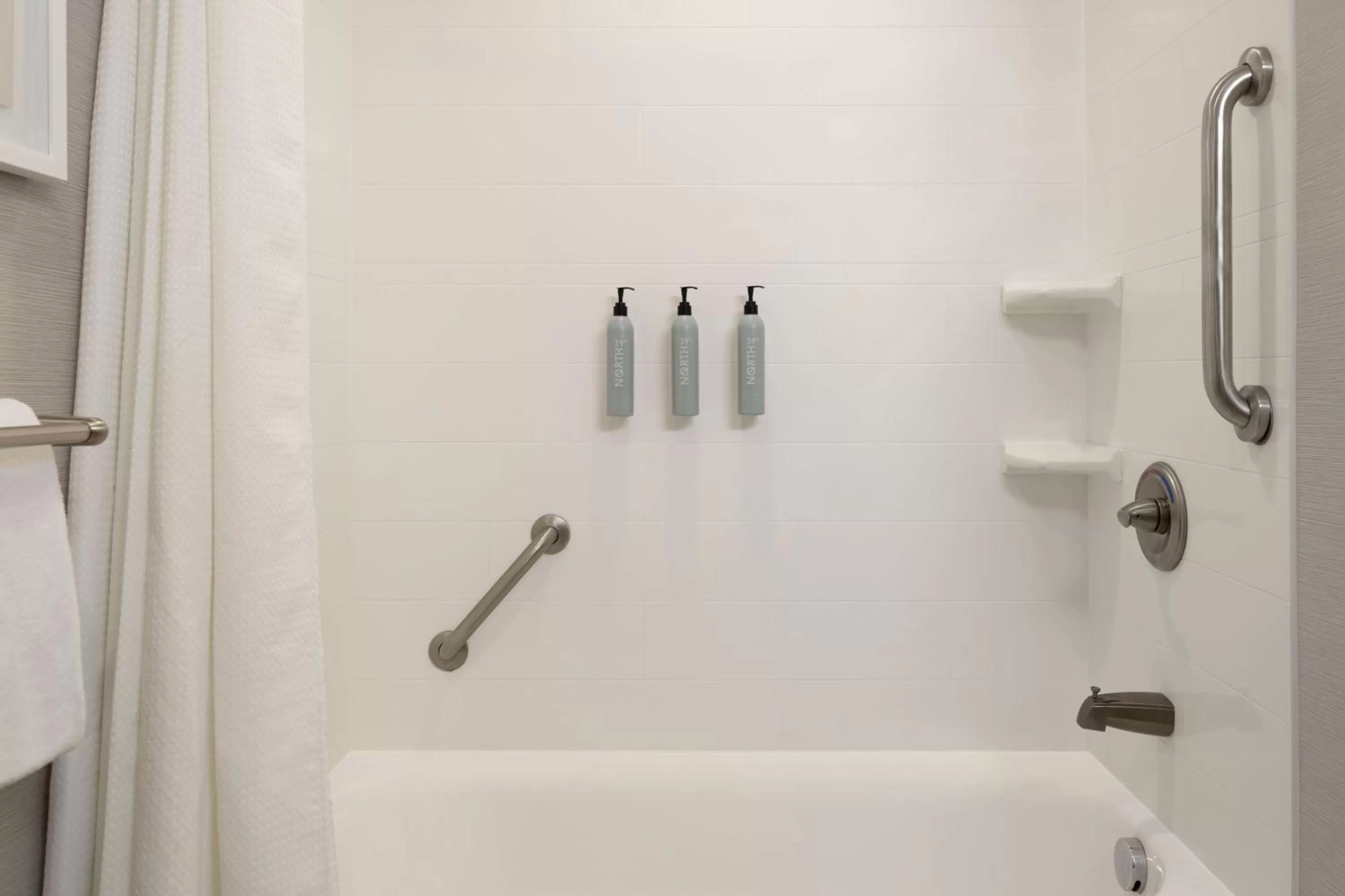 Bathroom in Courtyard by Marriott Columbus New Albany