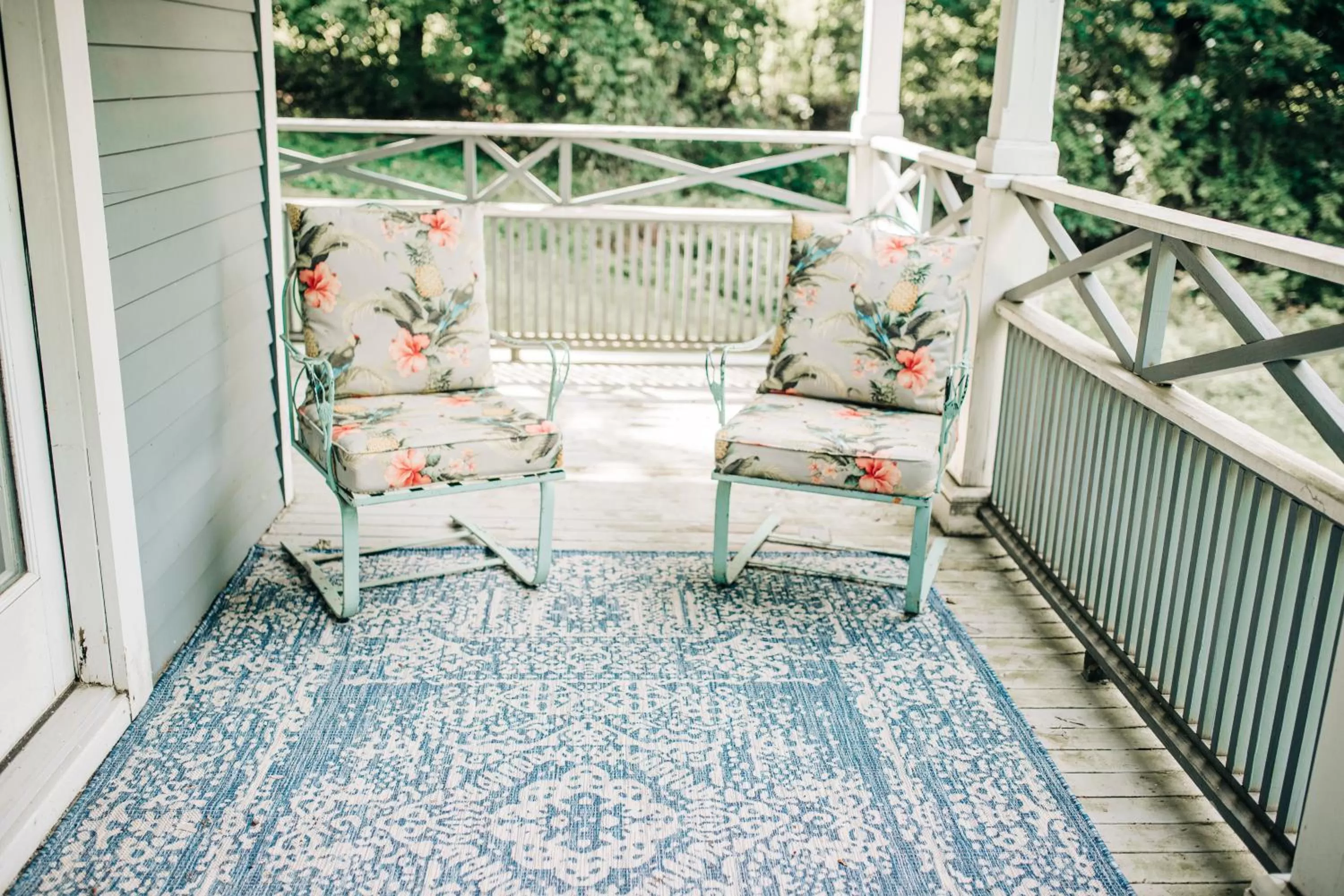 Patio in Benn Conger Inn