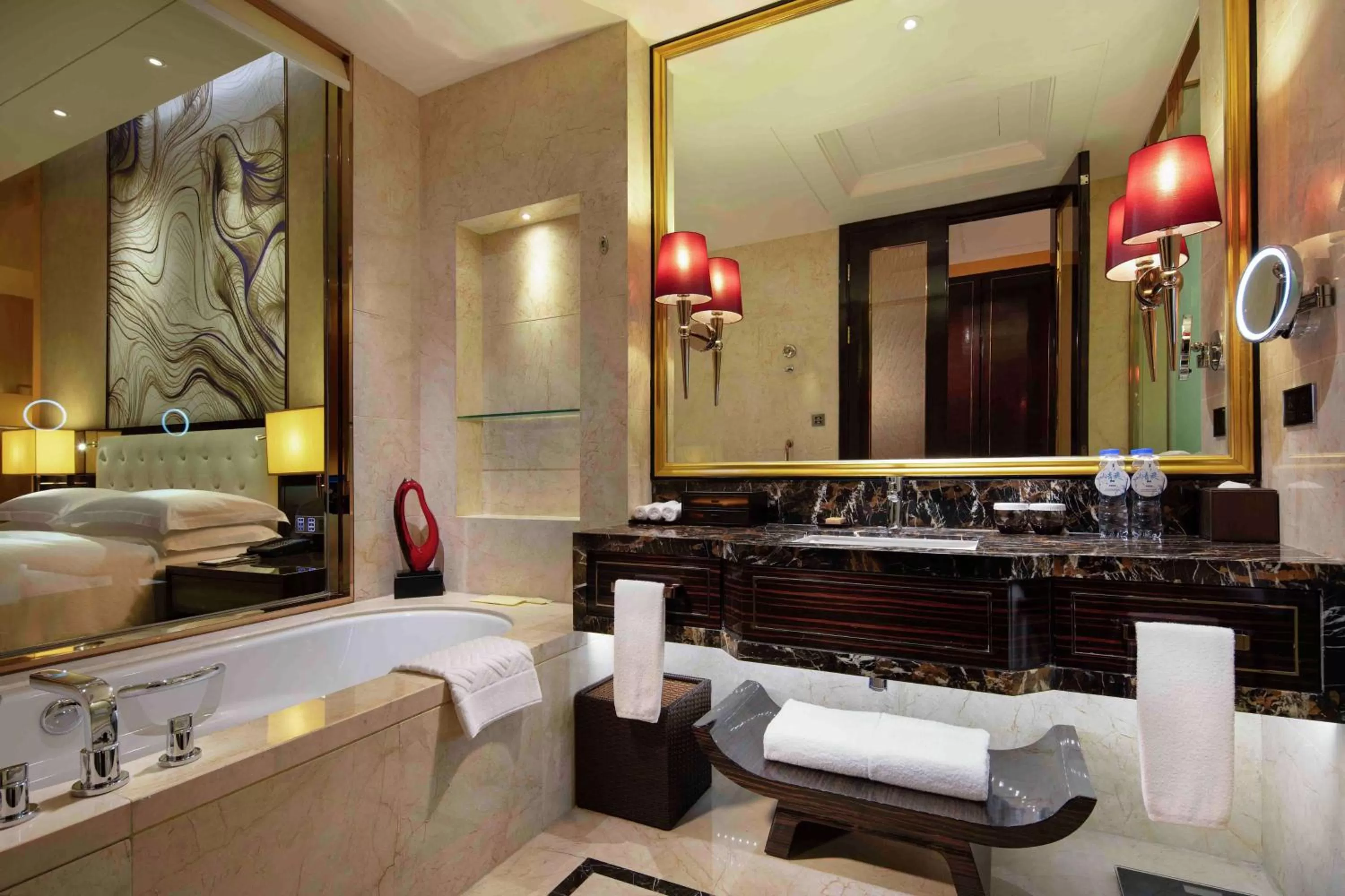 Toilet in Hilton Zhengzhou