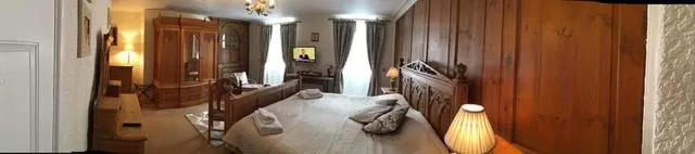 Day in The Old Well Inn