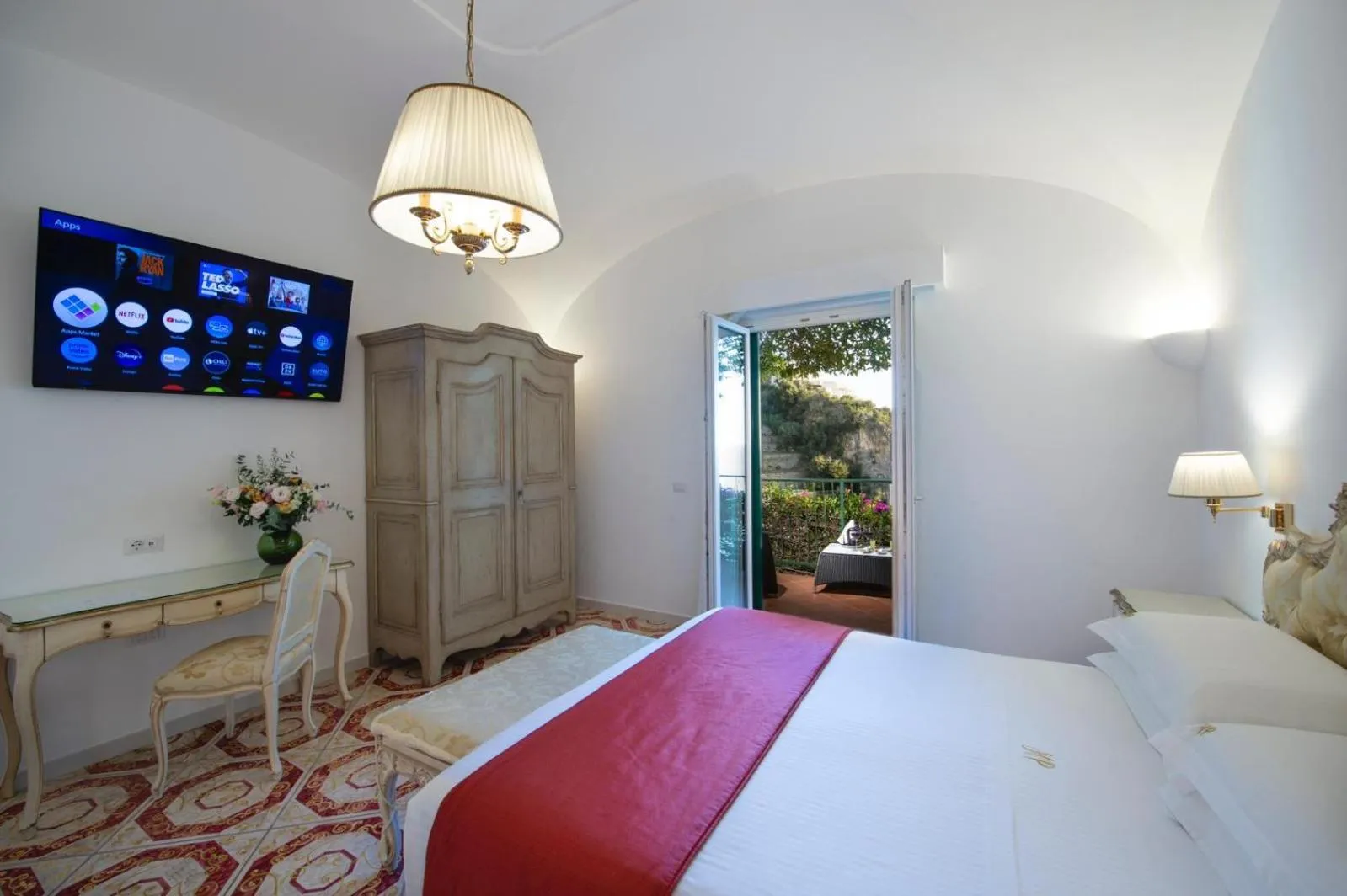 TV and multimedia, Bed in Hotel Pellegrino