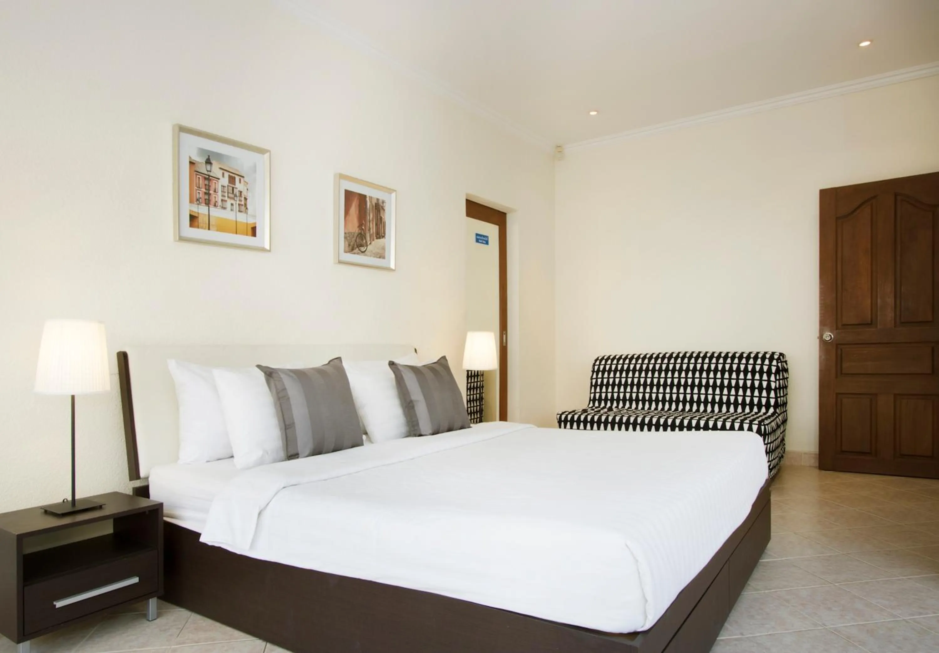 Bed in Avoca Pool Villas