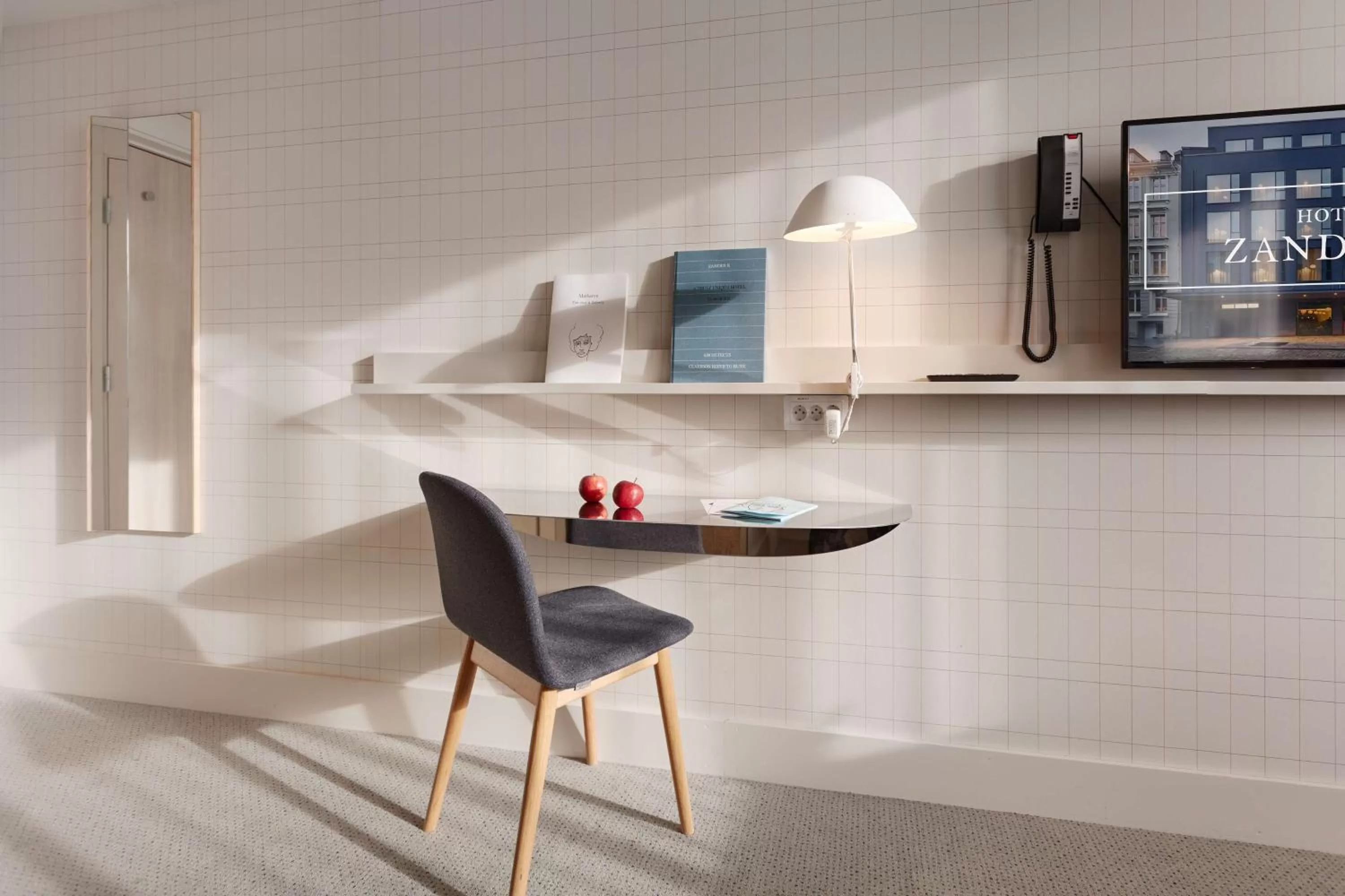 TV and multimedia in Zander K Hotel