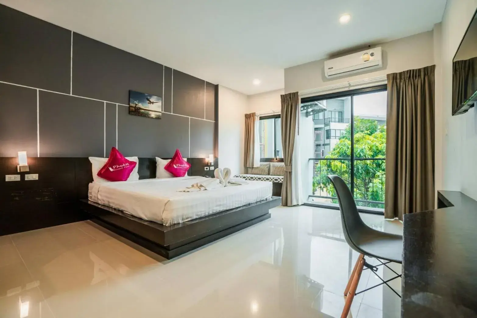 Superior Double or Twin Room with Garden View in Phuket Airport Place Superior Double or Twin Room with Garden View in Phuket Airport Place