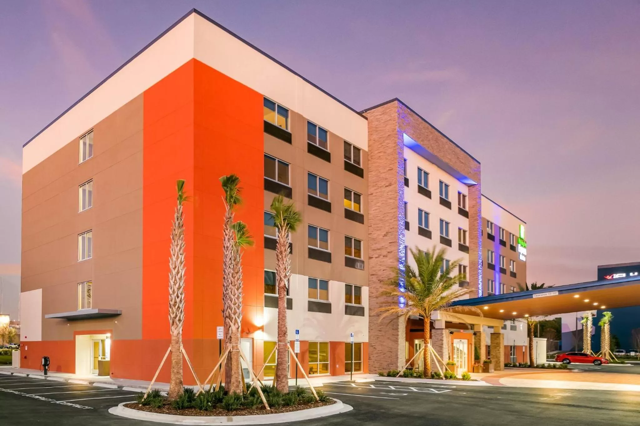 Property building in Holiday Inn Express & Suites Jacksonville - Town Center by IHG