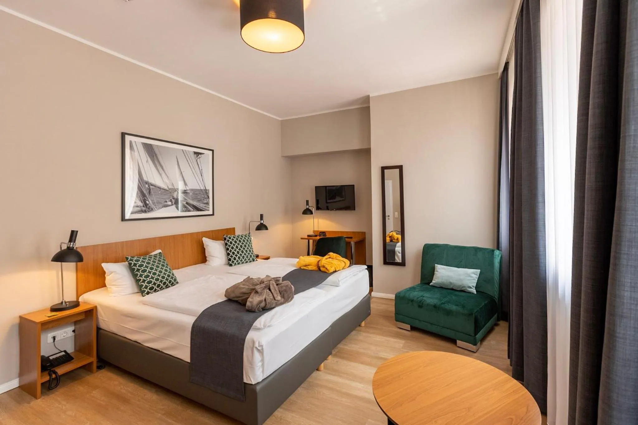 Bedroom, Bed in Comfort Hotel tom Kyle