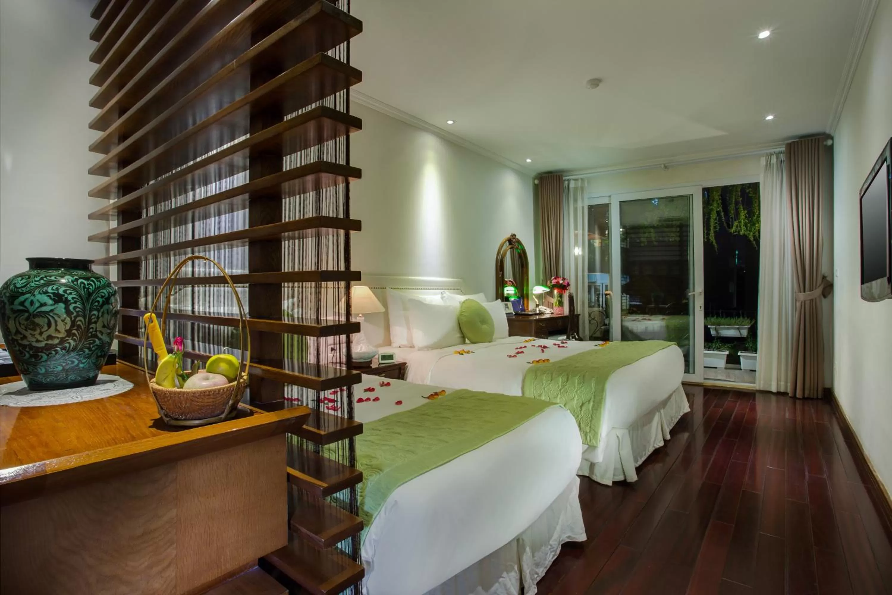 Bedroom, Bed in Mercury Central Hotel Hanoi