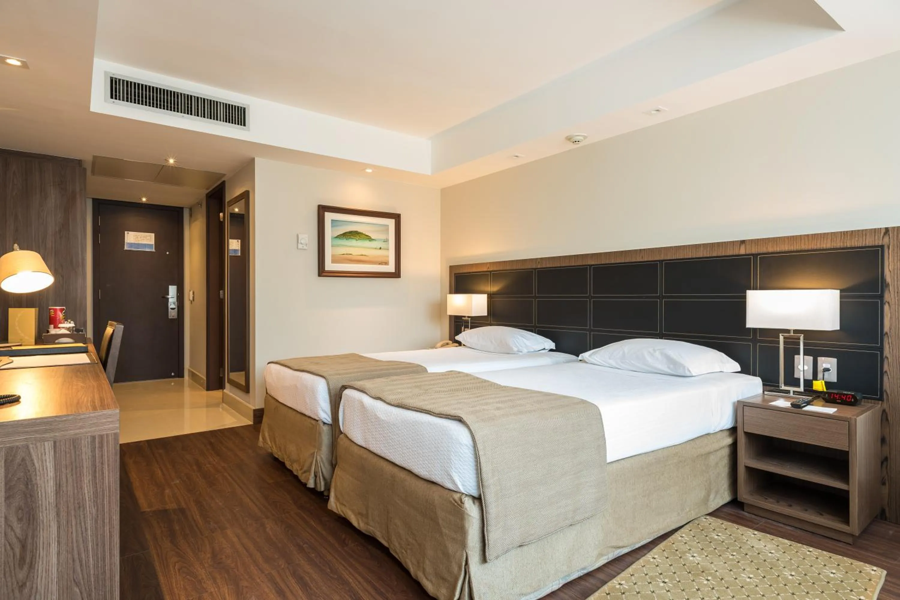 Photo of the whole room, Bed in Windsor Oceanico Hotel