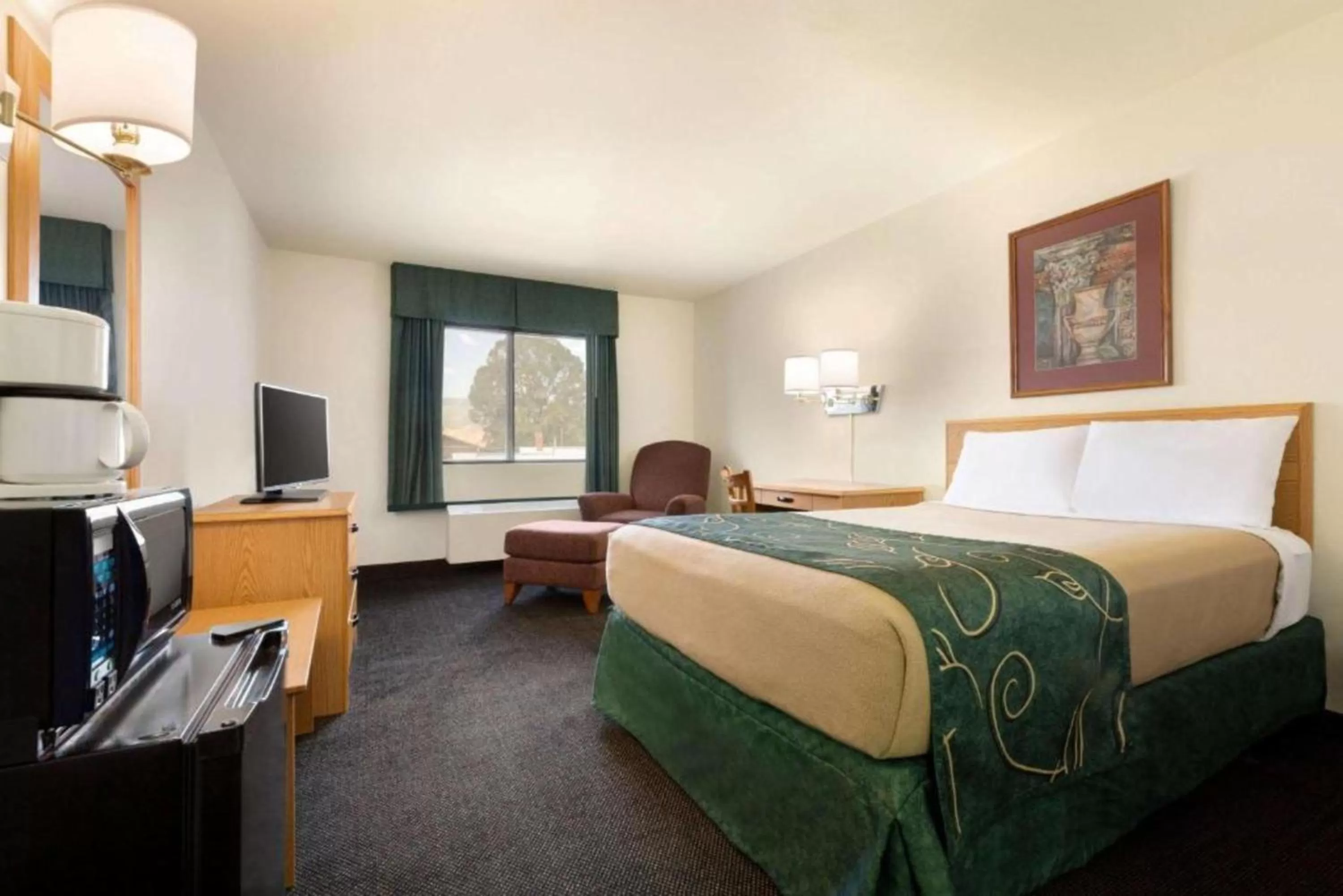 Bed in Travelodge by Wyndham Yampa