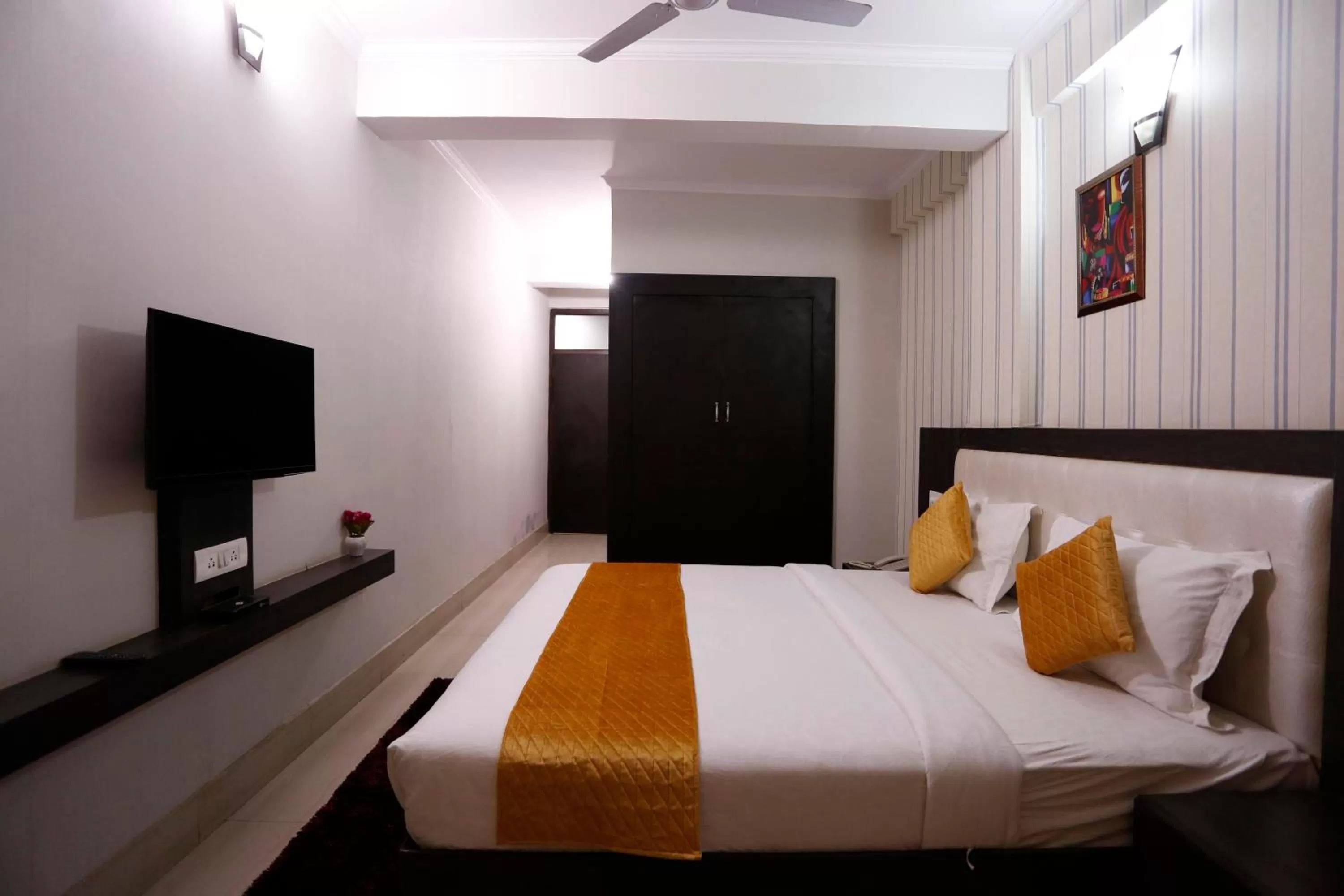 Bed in Paradise Ganga - A River Side Hotel