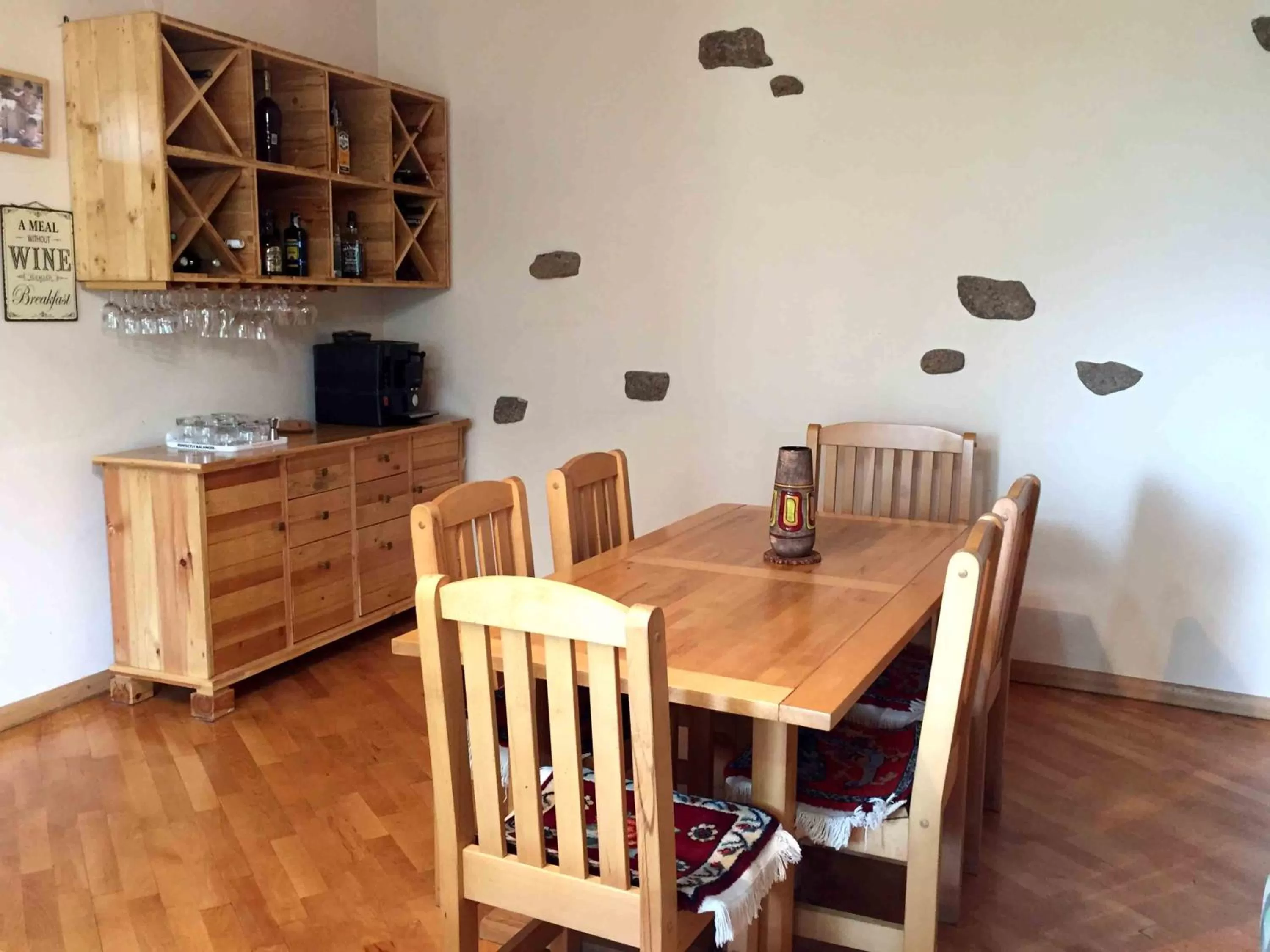 Lounge or bar, Dining Area in Green Stone Boutique Hotel