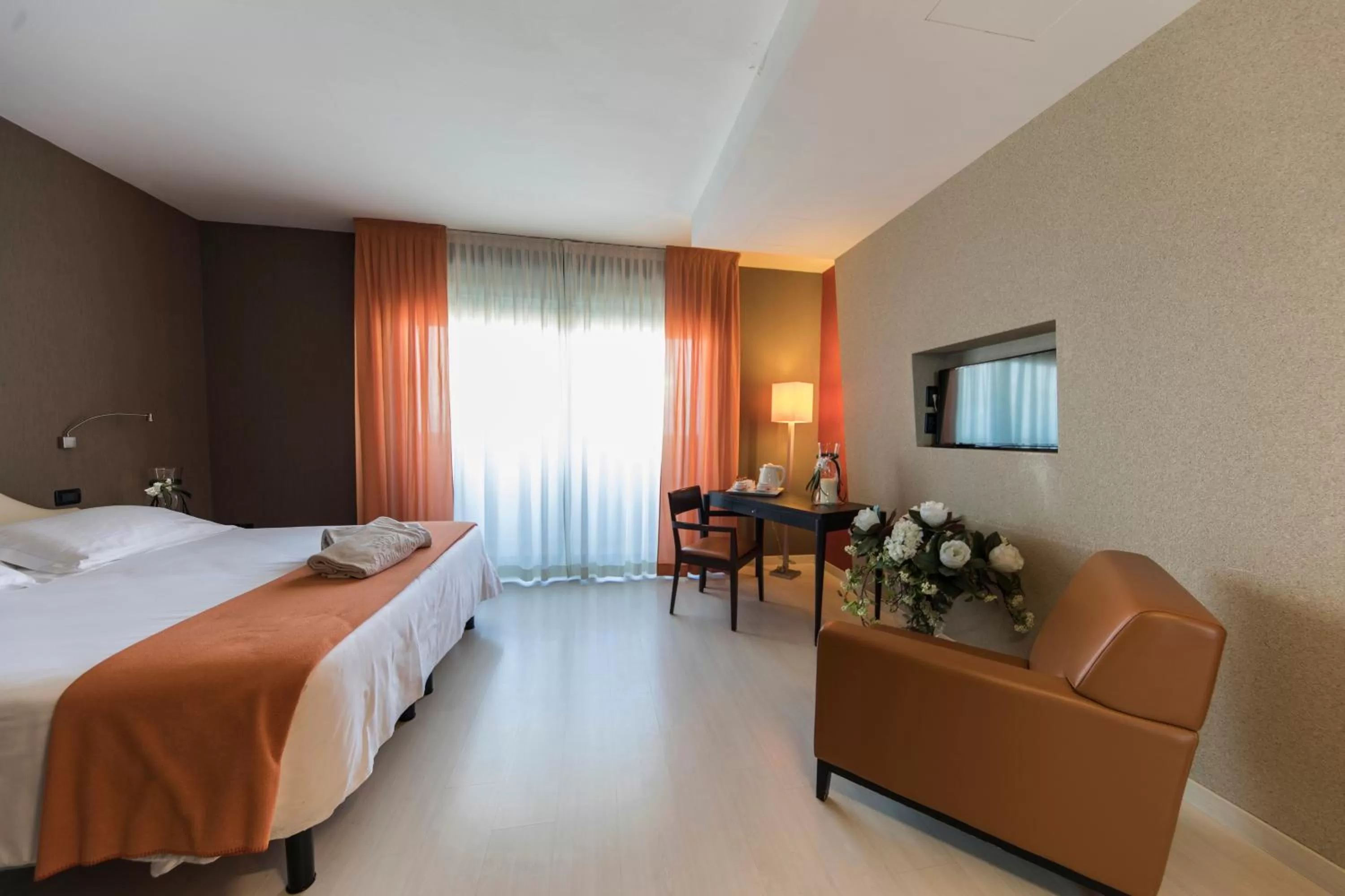 Photo of the whole room, Bed in Hotel Donatello Imola