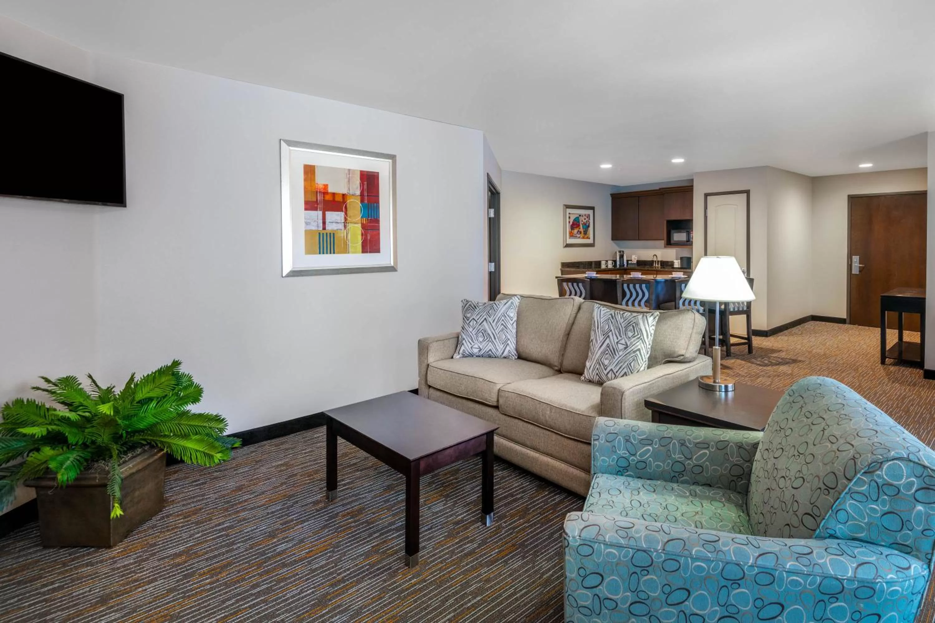 Kitchen or kitchenette in Wingate by Wyndham - St. George