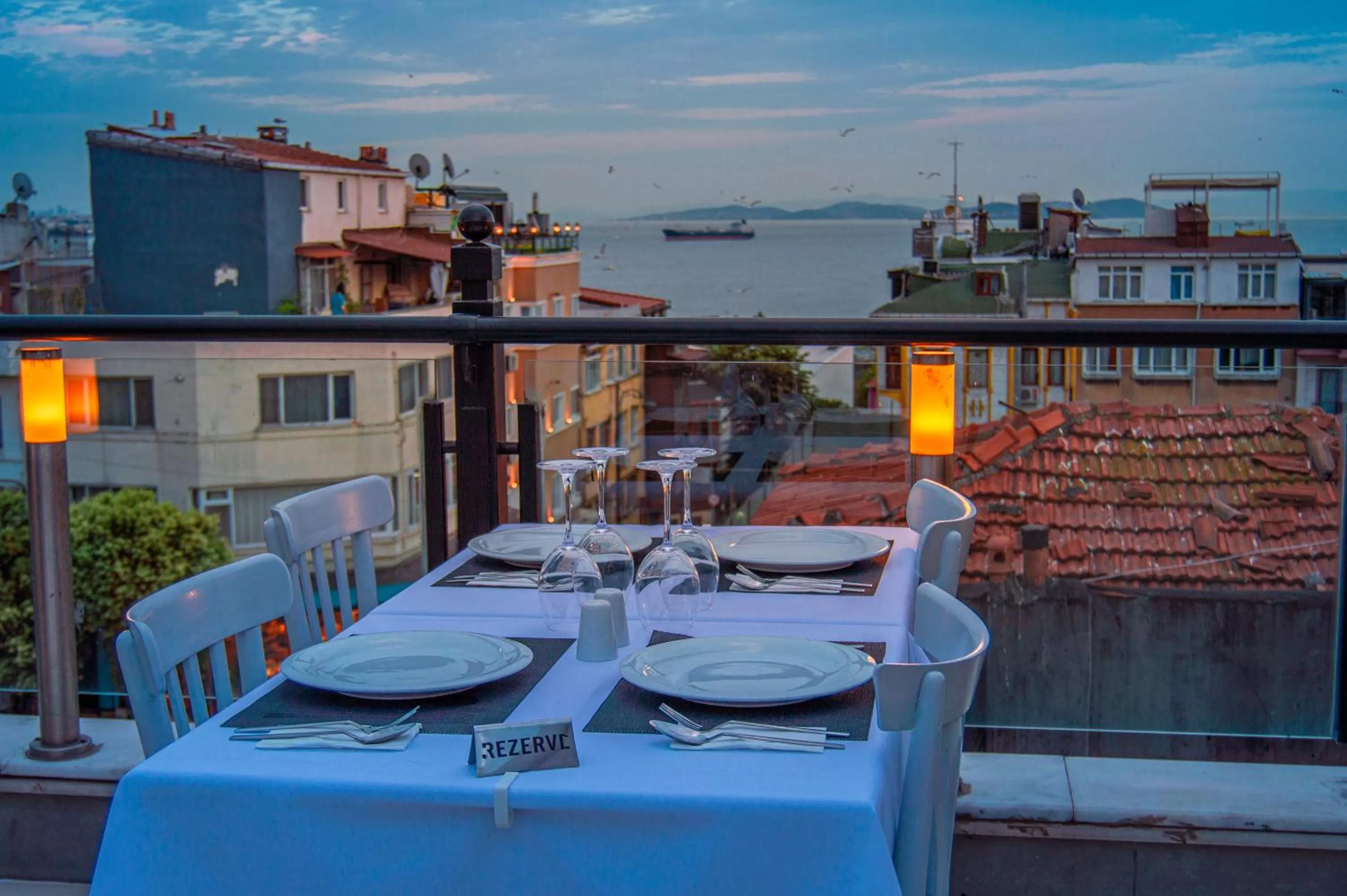 Restaurant/places to eat in Sarnic Premier Hotel